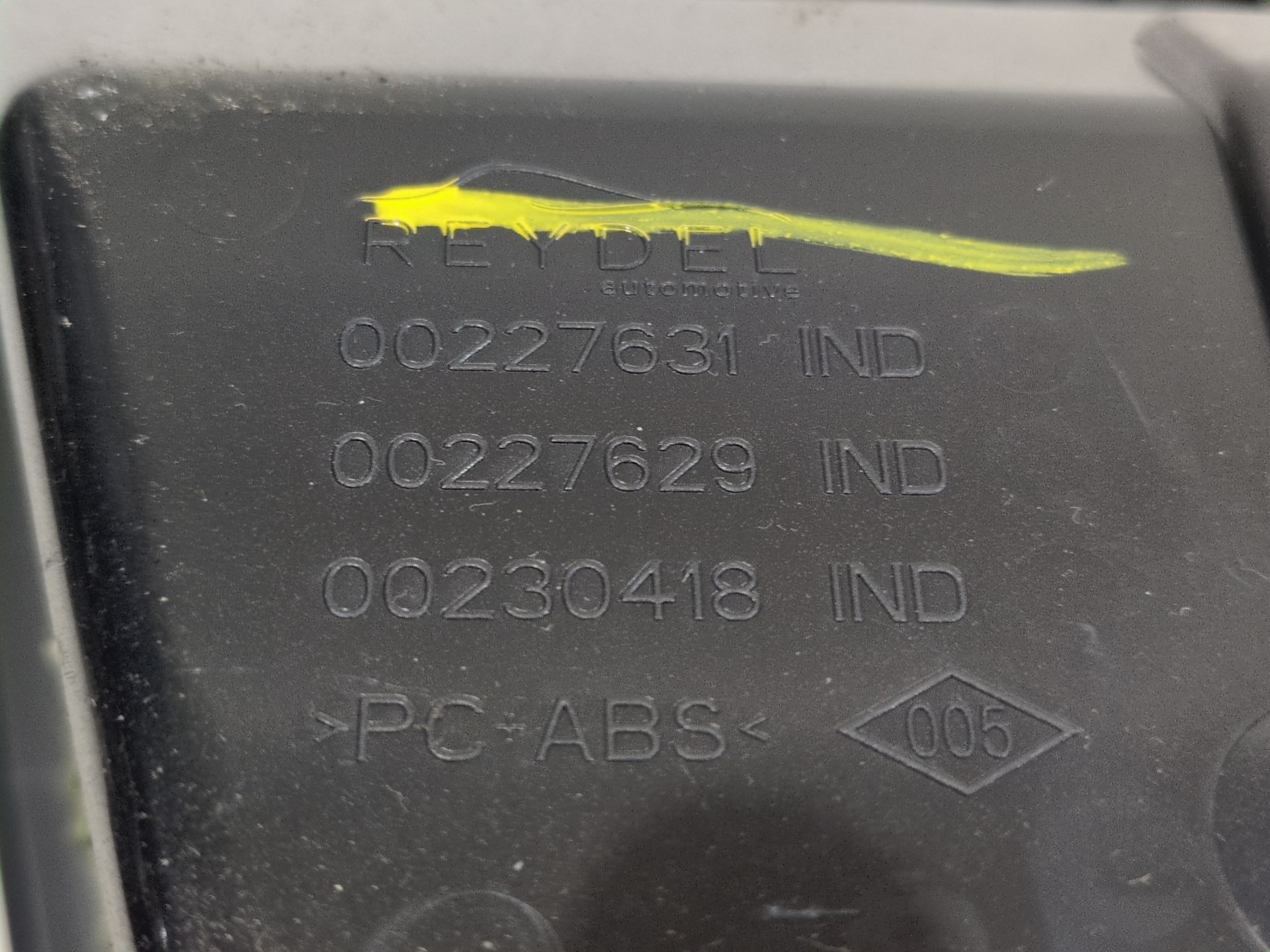 cajon_portaobjetos_00227631_renault_captur_i_j5_h5_1_5_dci_90