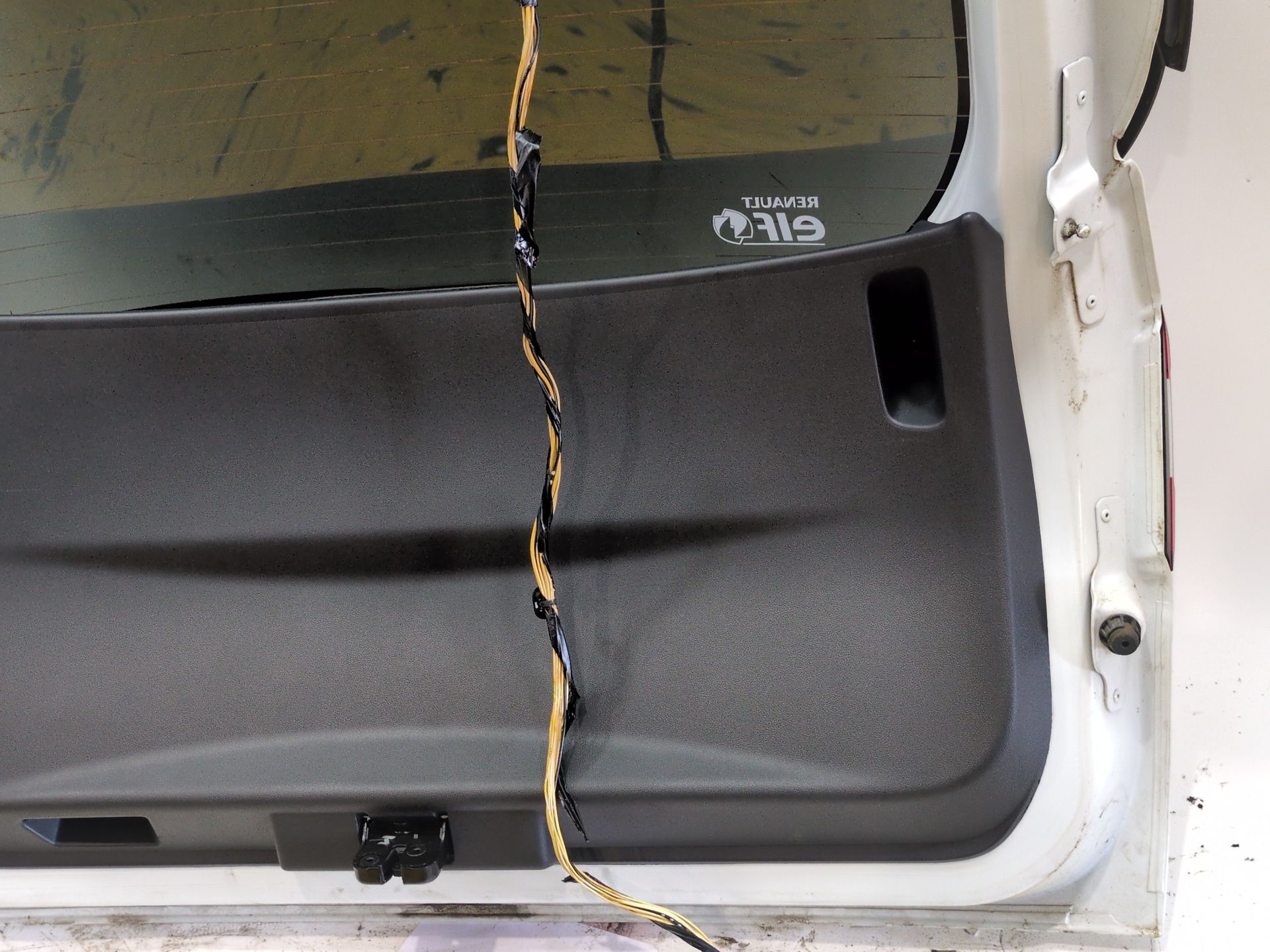 porton_trasero_901002357r_renault_captur_i_j5_h5_1_5_dci_90