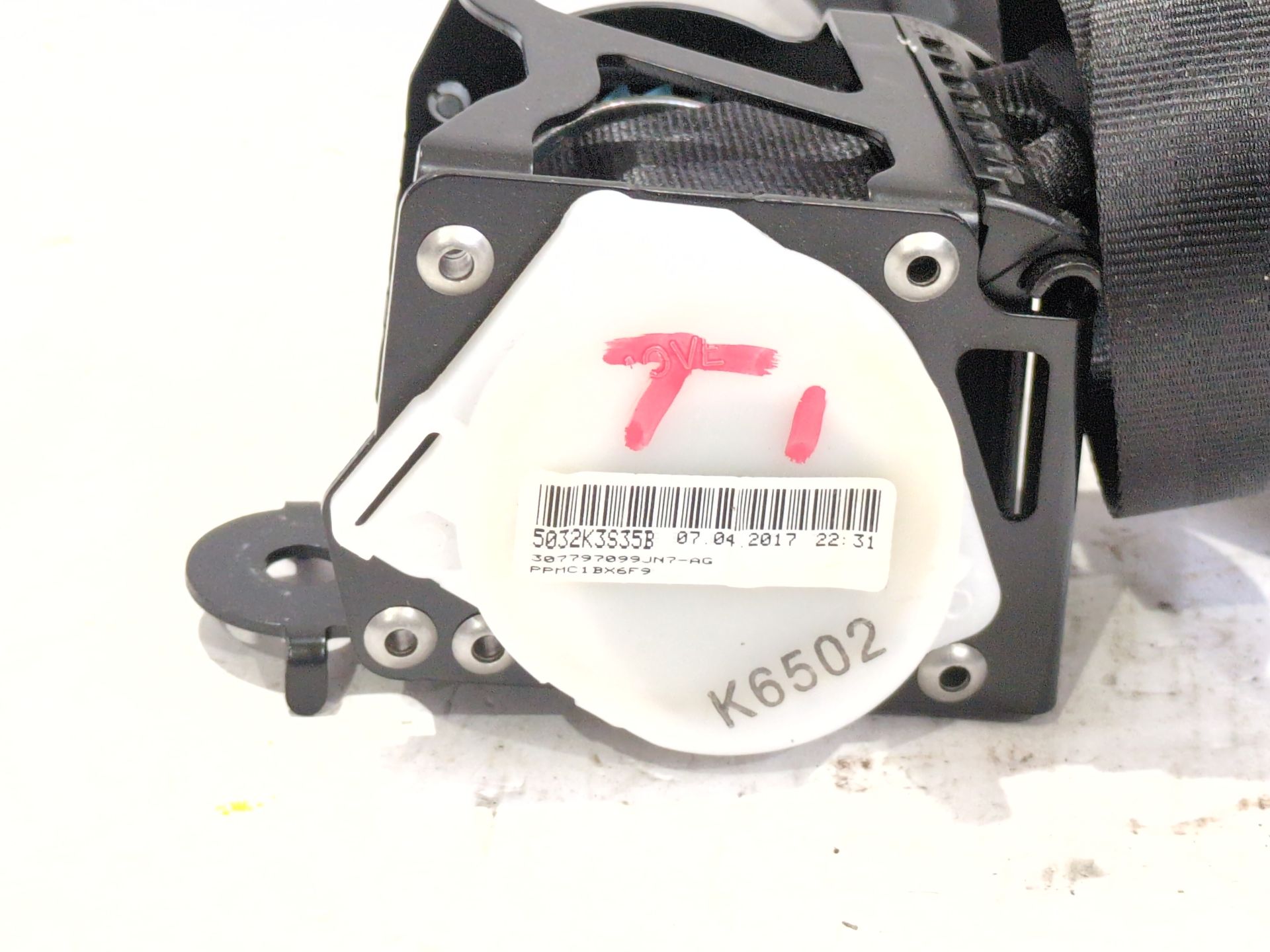 cinturon_seguridad_trasero_izquierdo_888405148r_renault_captur_i_j5_h5_1_5_dci_90