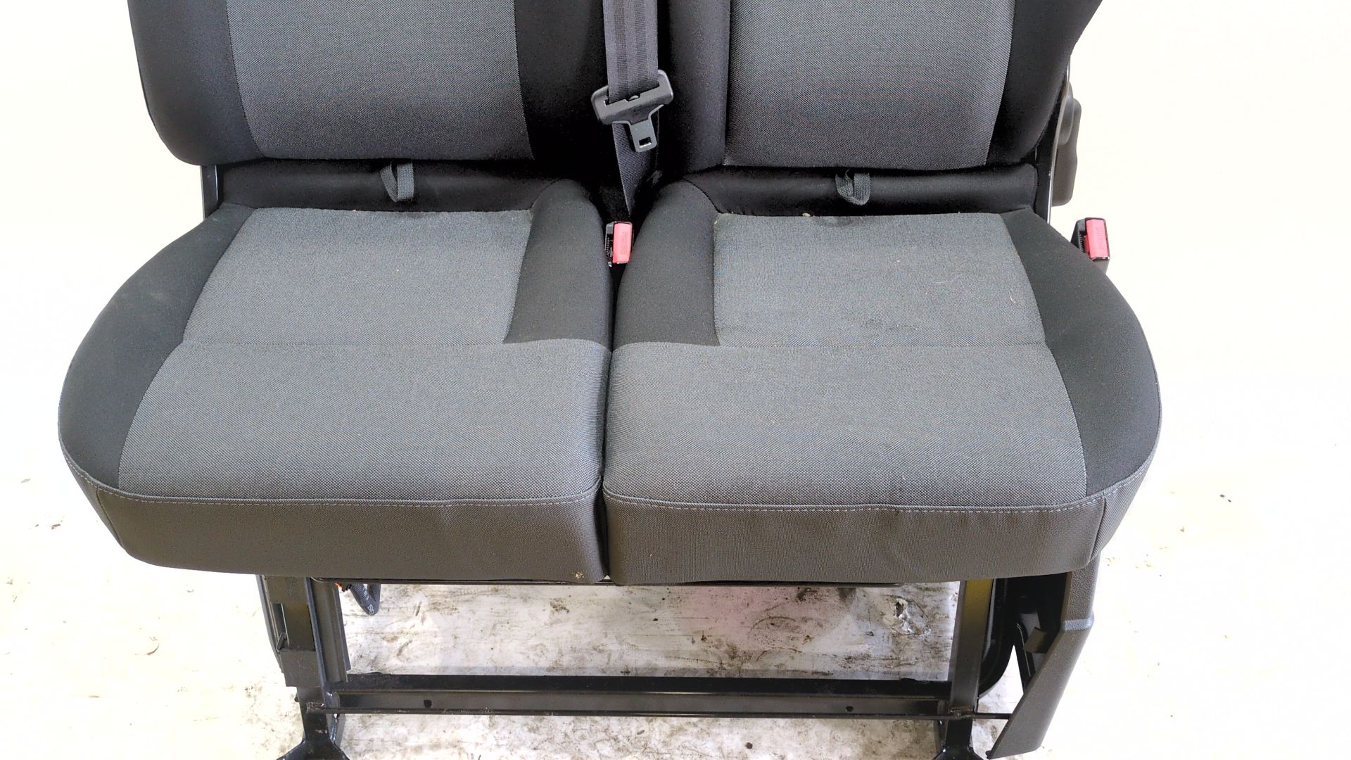 asiento_delantero_medio_y_derecho_861017008r_renault_master_iii_furgoneta_fv_2_3_dci_150_rwd_fv0f