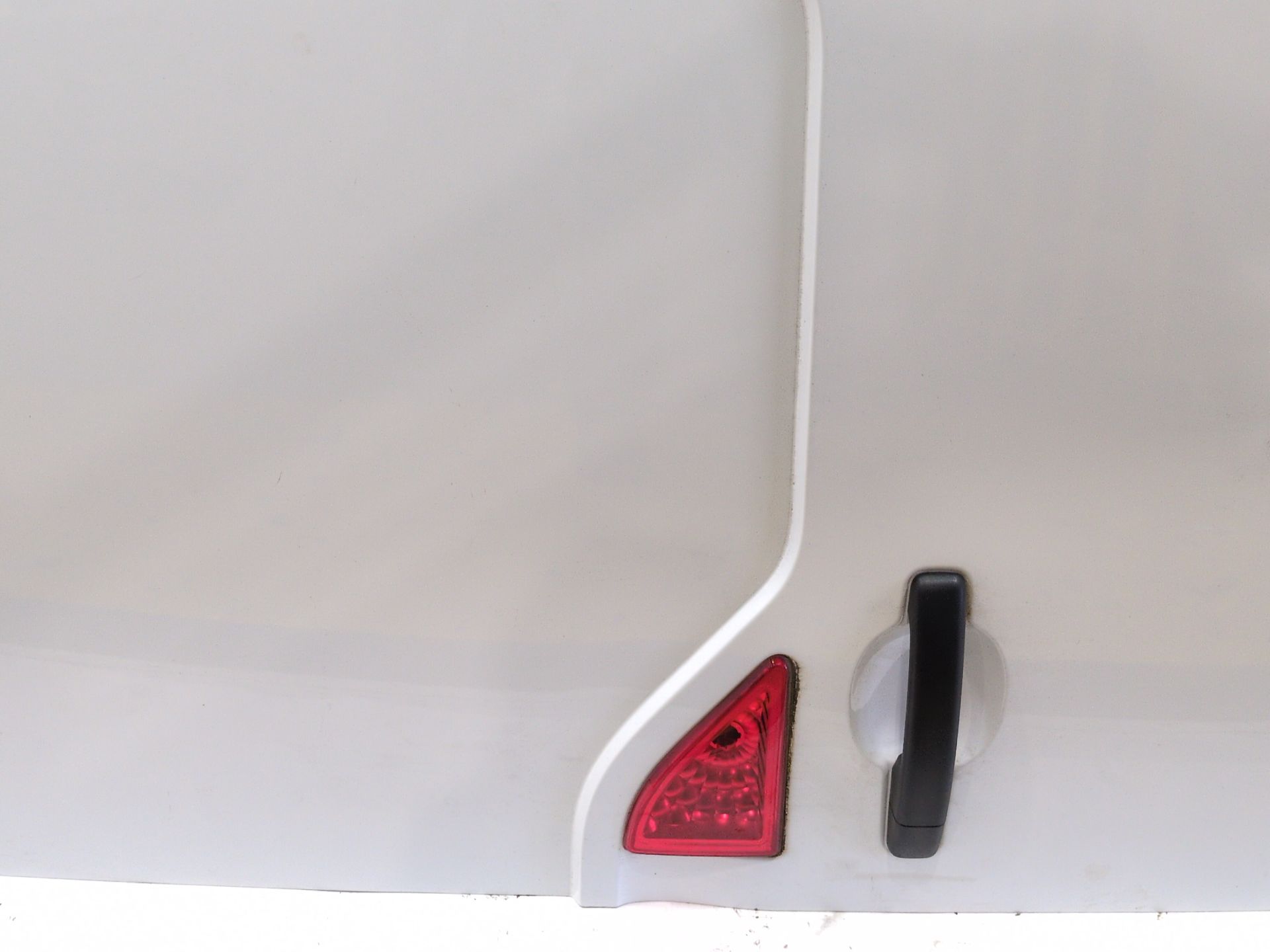 puerta_de_carga_trasera_derecha_sin_referencia_renault_master_iii_furgoneta_fv_2_3_dci_135_rwd_fv0n