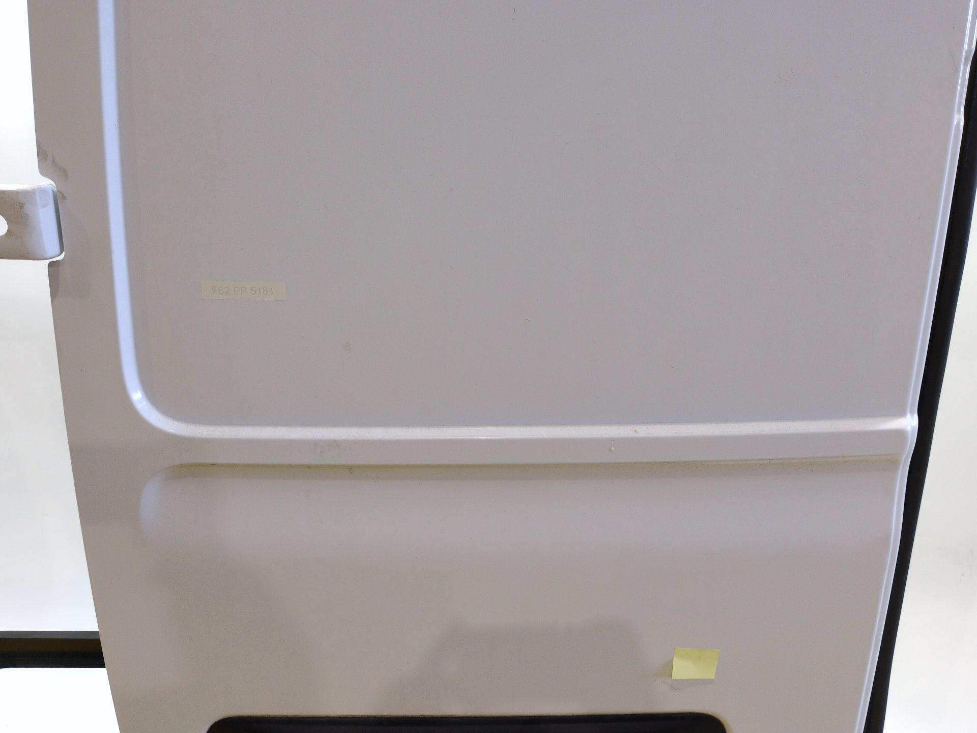 puerta_de_carga_trasera_izquierda_901011305r_mineral_white_bc_oqng_renault_master_iii_furgoneta_fv_2_3_dci_135_fwd_fv0n_fv08