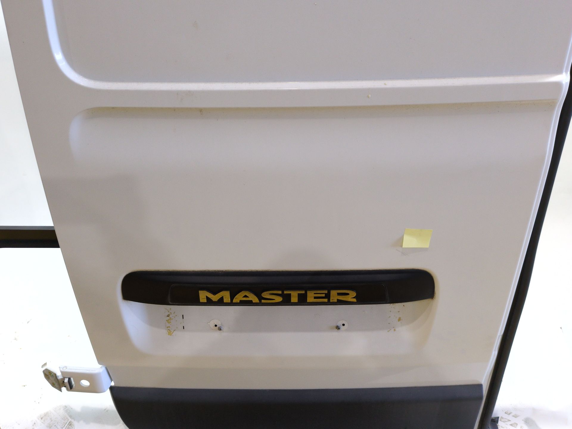 puerta_de_carga_trasera_izquierda_901011305r_mineral_white_bc_oqng_renault_master_iii_furgoneta_fv_2_3_dci_135_fwd_fv0n_fv08