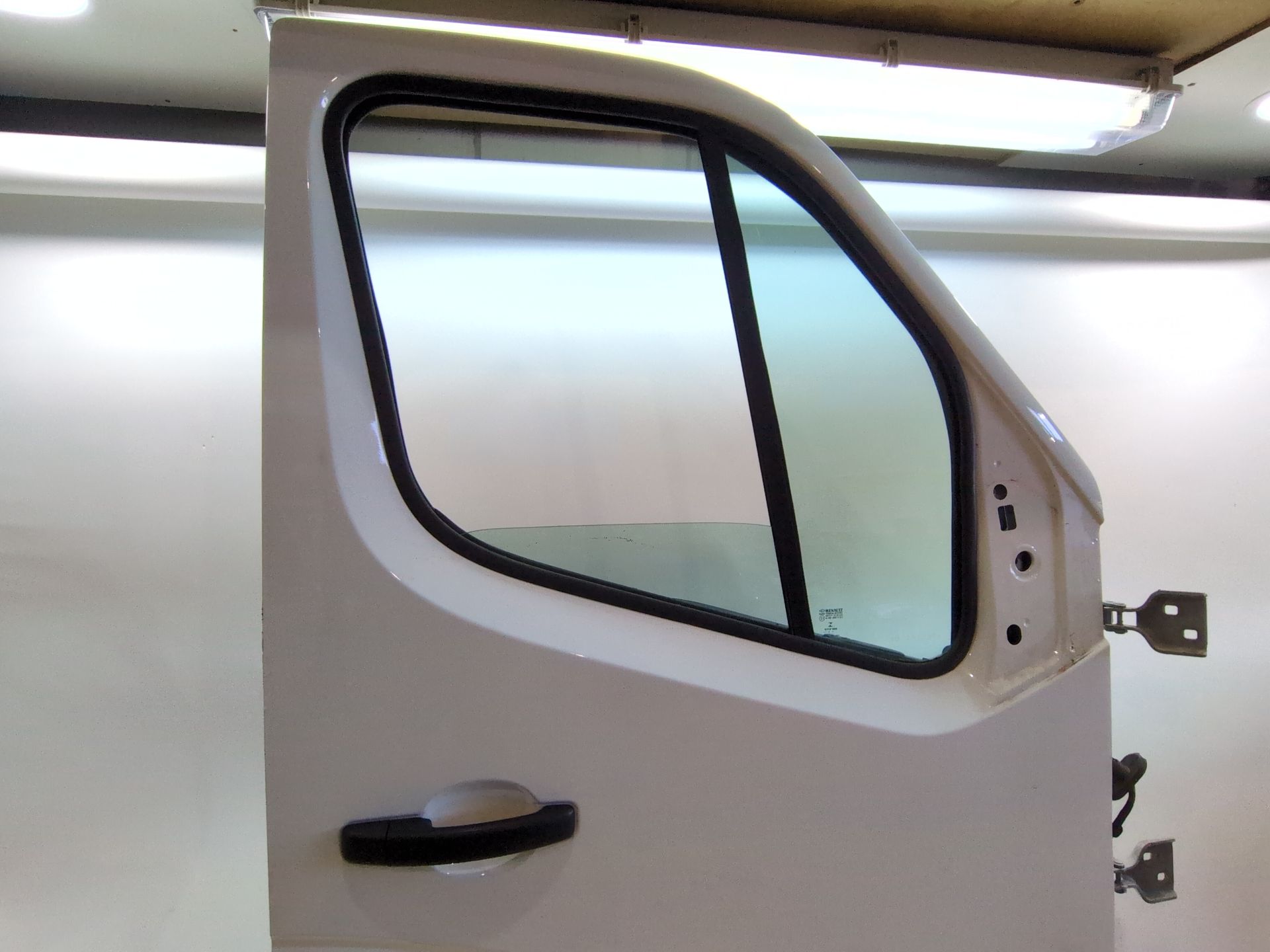 PUERTA DELANTERA DERECHA RENAULT MASTER III FURGONETA (FV) 2.3 DCI 135 RWD (FV0N) - sin referencia