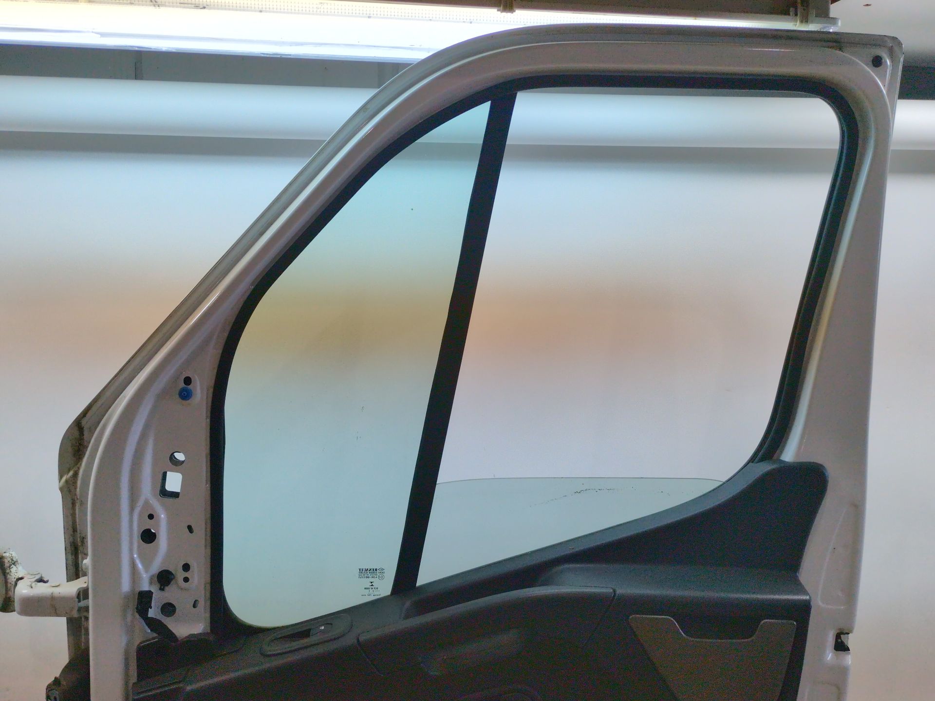 puerta_delantera_derecha_sin_referencia_renault_master_iii_furgoneta_fv_2_3_dci_135_rwd_fv0n