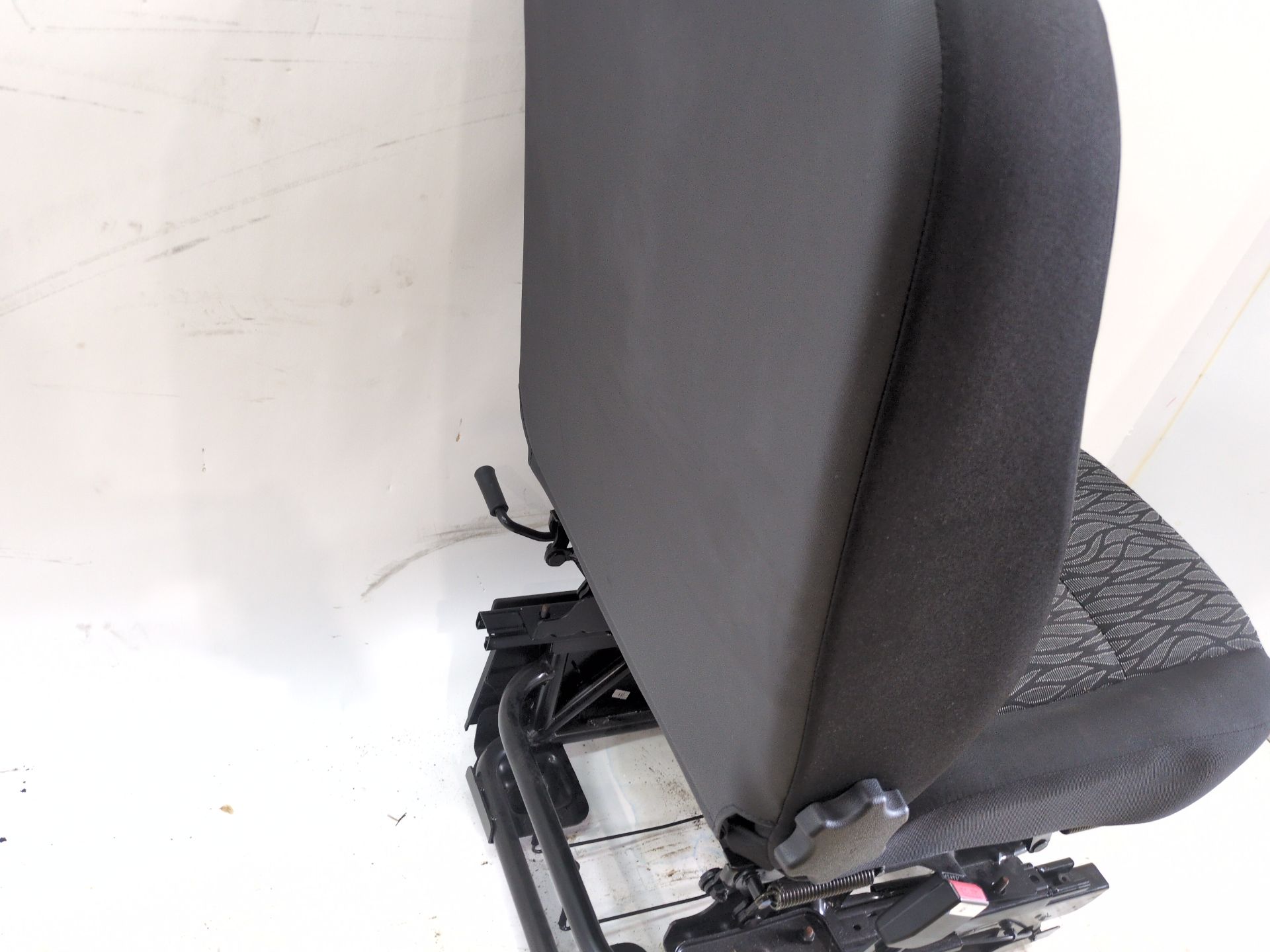 asiento_delantero_izquierdo_sin_referencia_renault_master_iii_furgoneta_fv_2_3_dci_135_rwd_fv0n