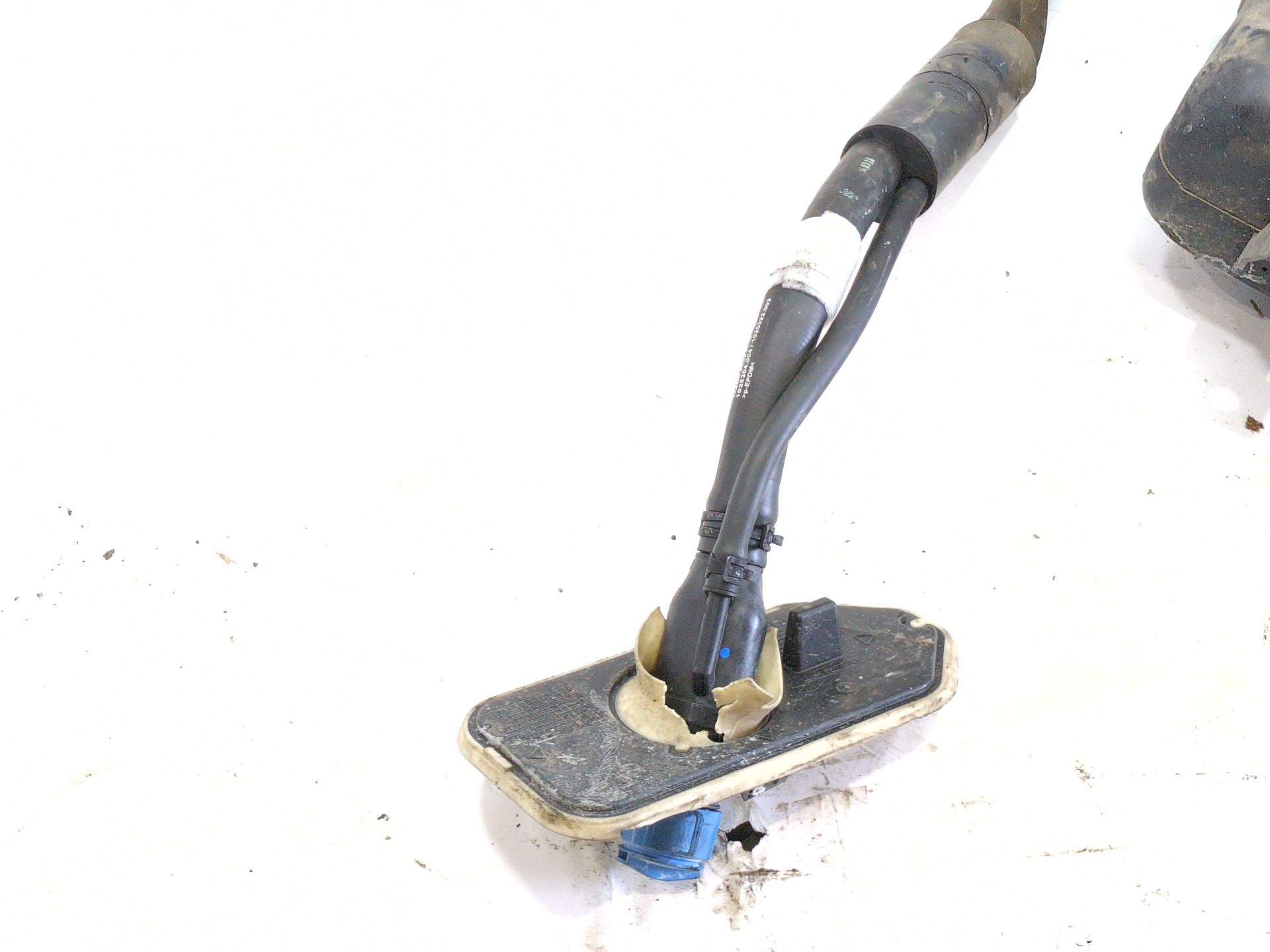 deposito_adblue_172a22038r_renault_master_iii_furgoneta_fv_2_3_dci_135_rwd_fv0n