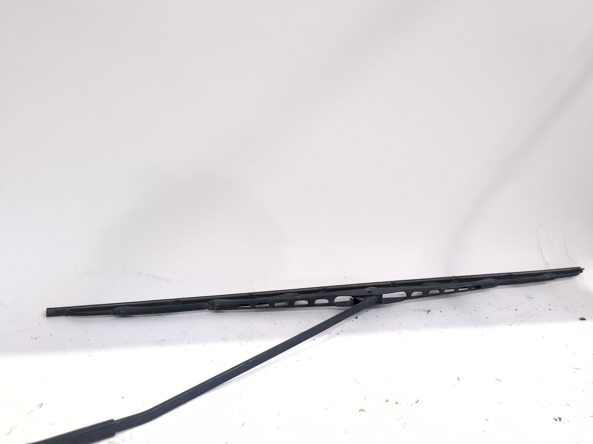 brazo_limpia_delantero_izquierdo_sin_referencia_renault_master_iii_furgoneta_fv_2_3_dci_135_rwd_fv0n