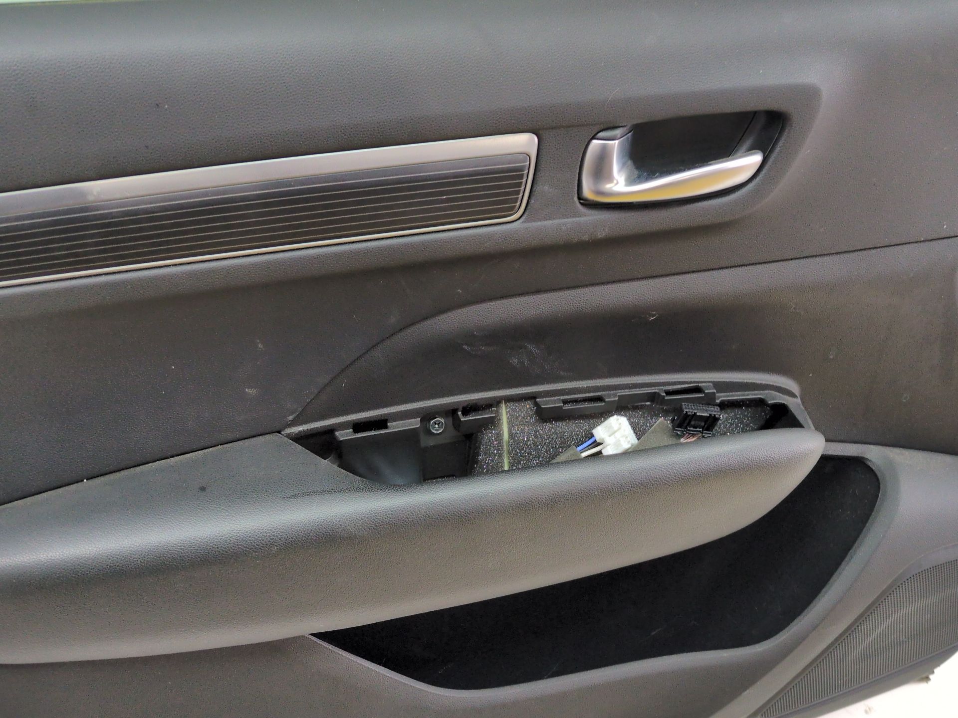 puerta_delantera_izquierda_801011866r_white_solid_ovqxb_renault_koleos_ii_hc_2_0_blue_dci_185_hcak