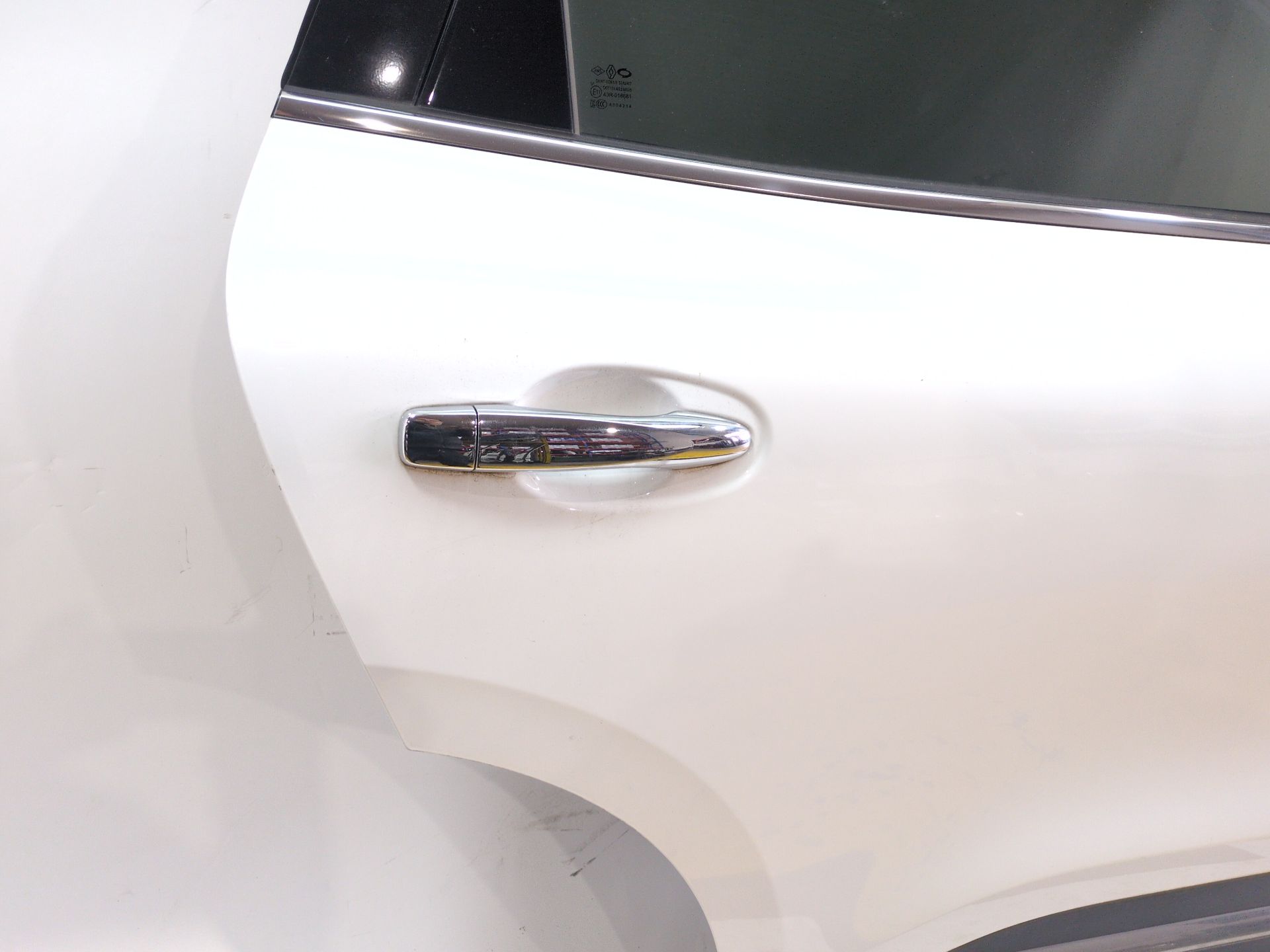 puerta_trasera_derecha_821000658r_white_solid_ovqxb_renault_koleos_ii_hc_2_0_blue_dci_185_hcak