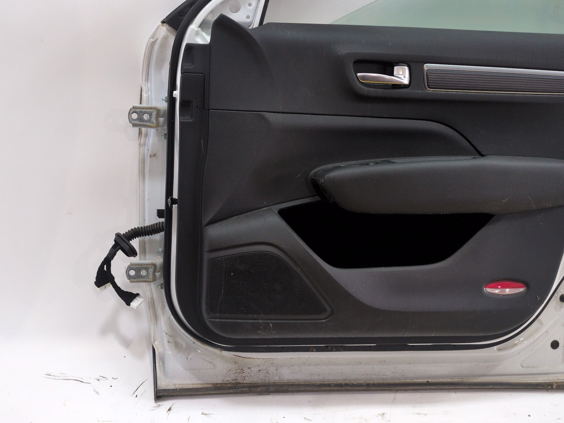 puerta_delantera_derecha_801000874r_white_solid_ovqxb_renault_koleos_ii_hc_2_0_blue_dci_185_hcak