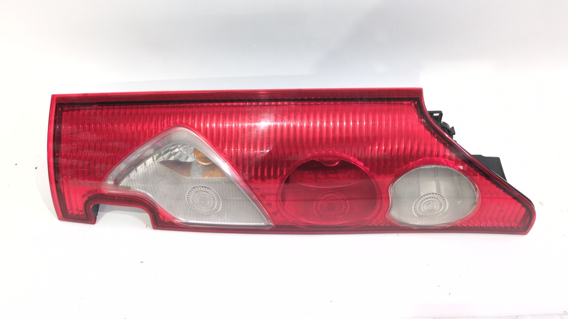 piloto_trasero_derecho_8200419952_renault_kangoo_grand_kangoo_ii_kw0_1_1_5_dci_85_kw0k_kw0l_kw0b