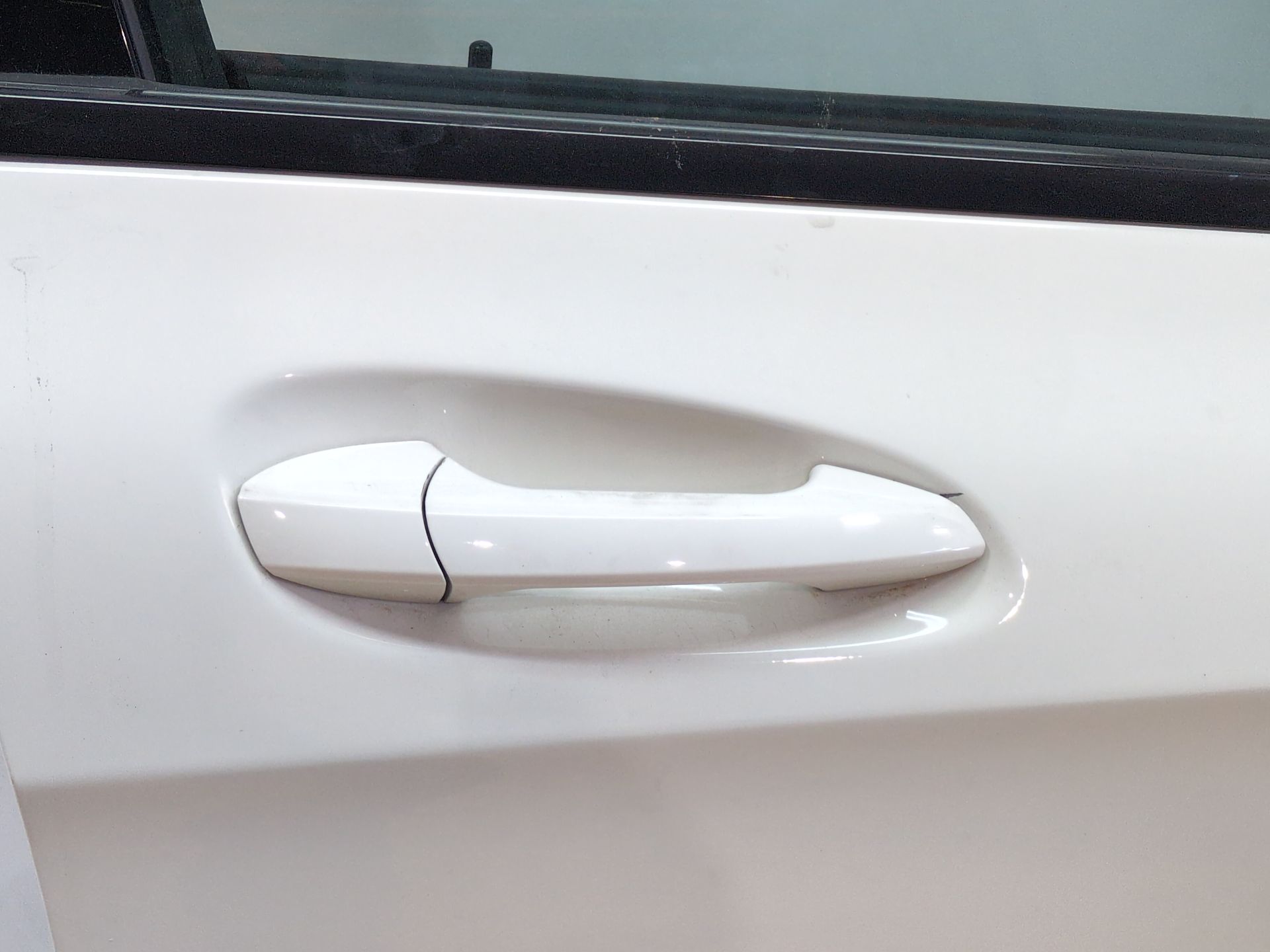 puerta_delantera_izquierda_a1767200105_650_blanco_calcita_acabado_estandar_mercedes_benz_clase_a_w176_a_200_cdi_176_001