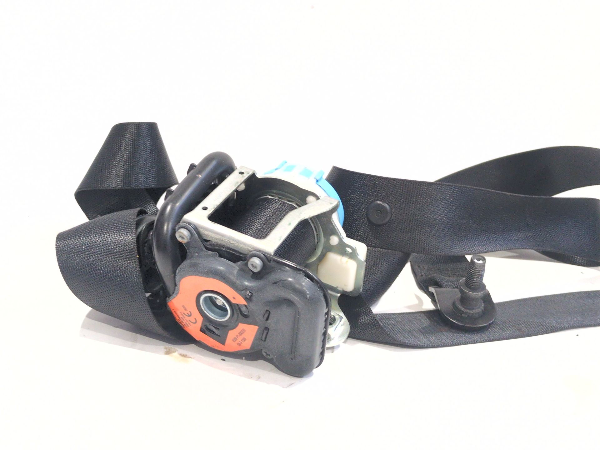 cinturon_seguridad_delantero_izquierdo_kr1wk2a2kn_mercedes_benz_clase_a_w176_a_200_cdi_176_001