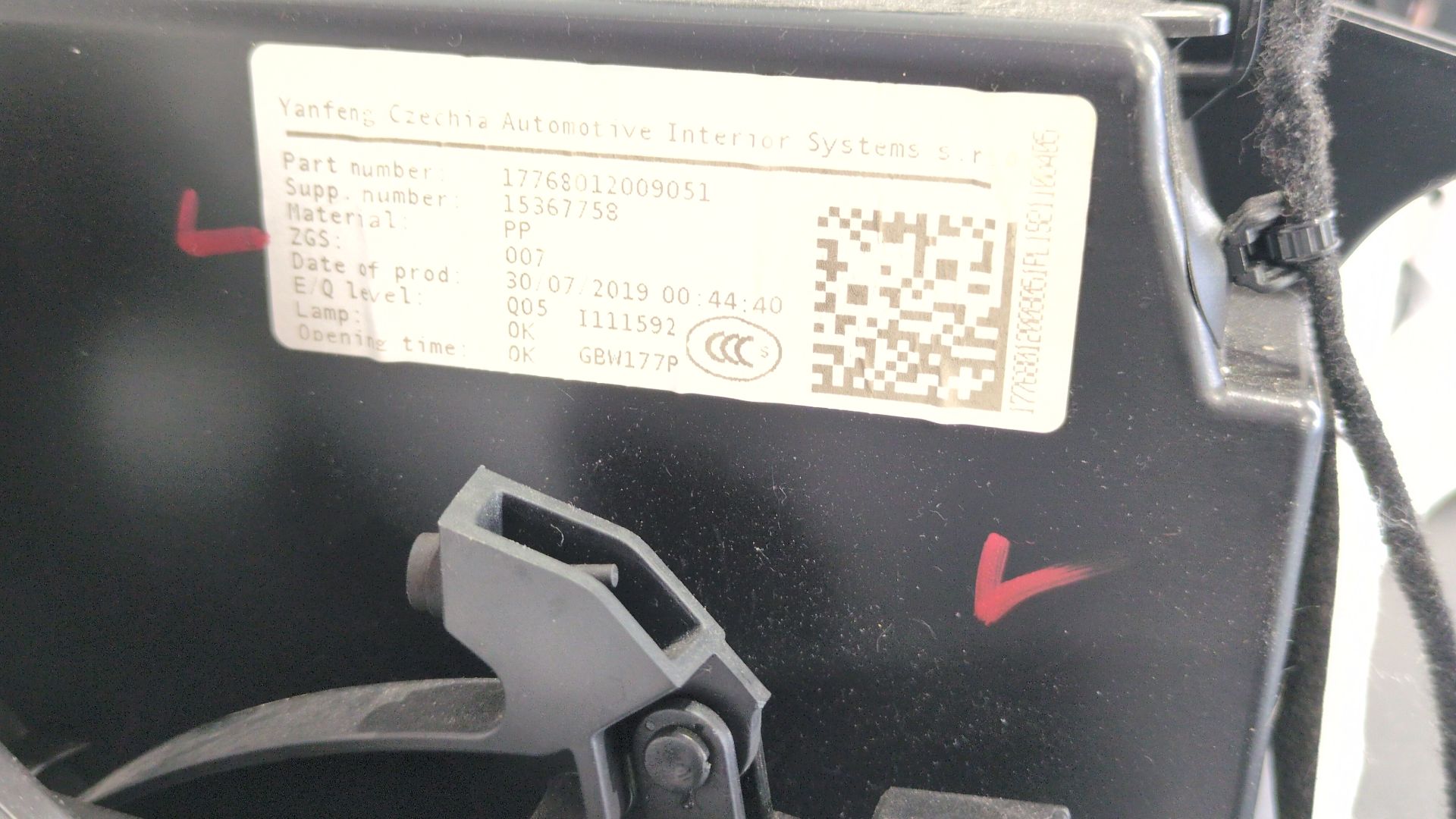 guantera_a17768012009051_mercedes_benz_clase_a_w177_a_200_d_177_012