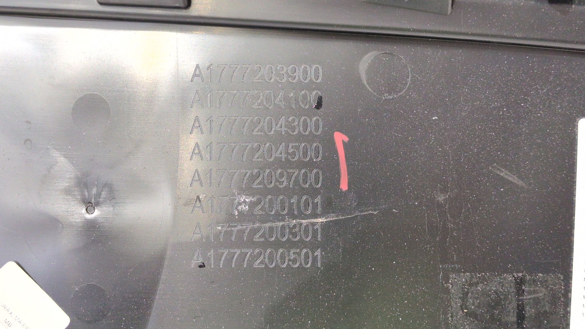 guarnecido_puerta_delantera_izquierda_a1777203900_mercedes_benz_clase_a_w177_a_200_d_177_012