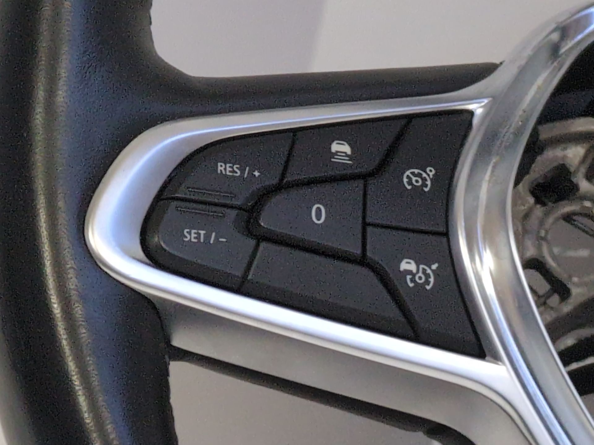 volante_484009486r_renault_clio_v_b7_1_3_tce_140_b7n0