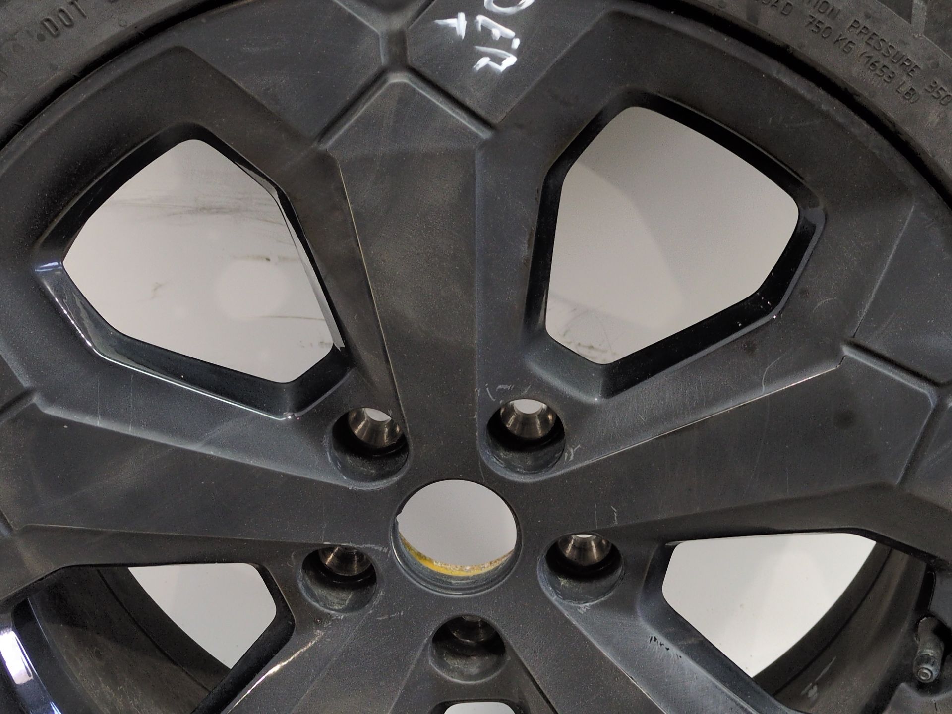 llanta_aluminio_403005630r_dacia_duster_hm_1_5_dci_115_hmad