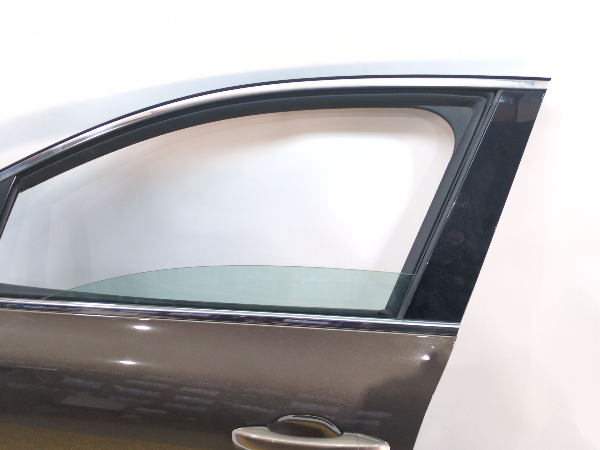 puerta_delantera_izquierda_801016156r_browm_vison_tecnm_renault_clio_v_b7_1_3_tce_140_b7n0