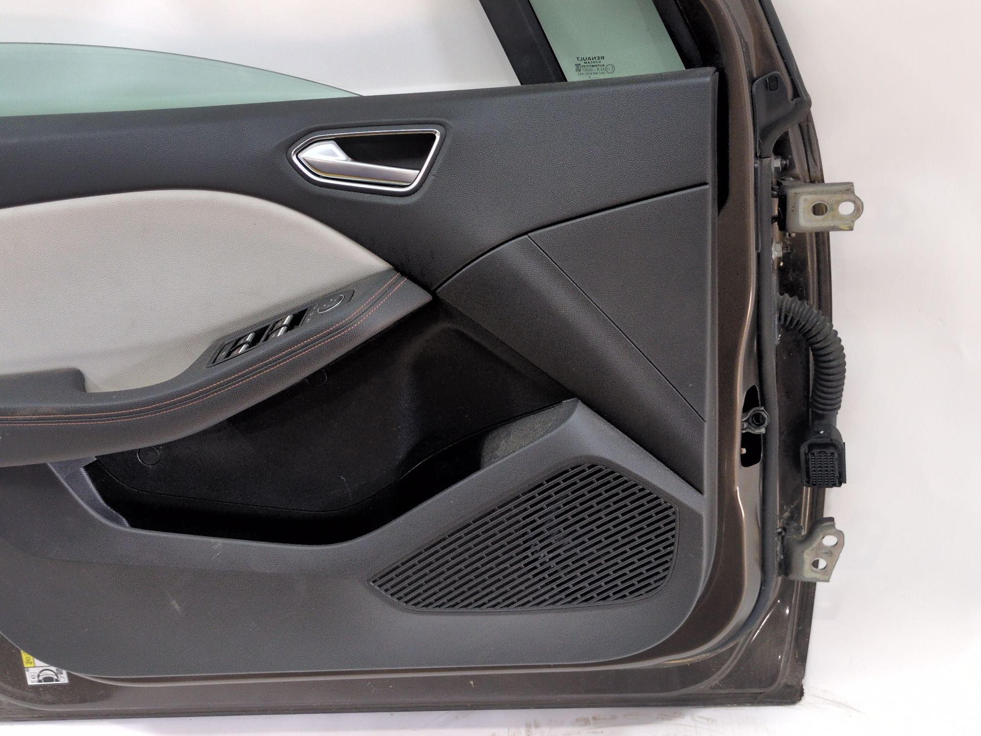 puerta_delantera_izquierda_801016156r_browm_vison_tecnm_renault_clio_v_b7_1_3_tce_140_b7n0