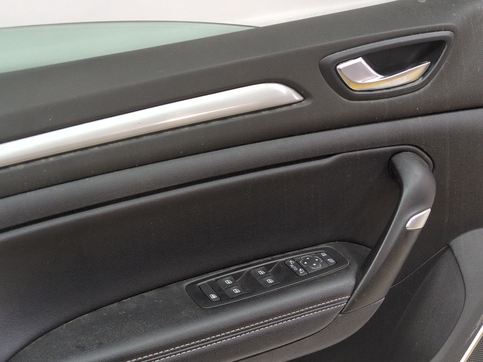 puerta_delantera_izquierda_801010705r_black_tegne_renault_megane_iv_hatchback_b9a_m_n_1_5_blue_dci_115_b9a6