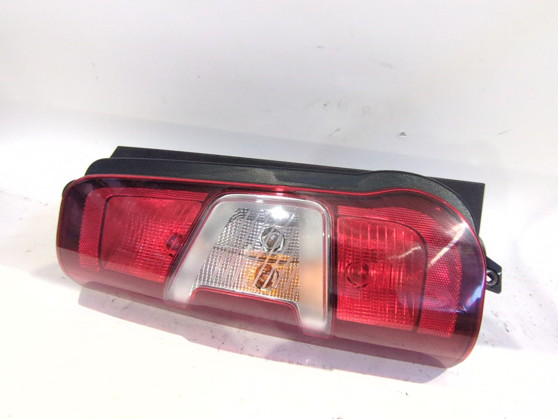 piloto_trasero_izquierdo_9819235880_opel_combo_furgoneta_monovolumen_k9_1_5_d