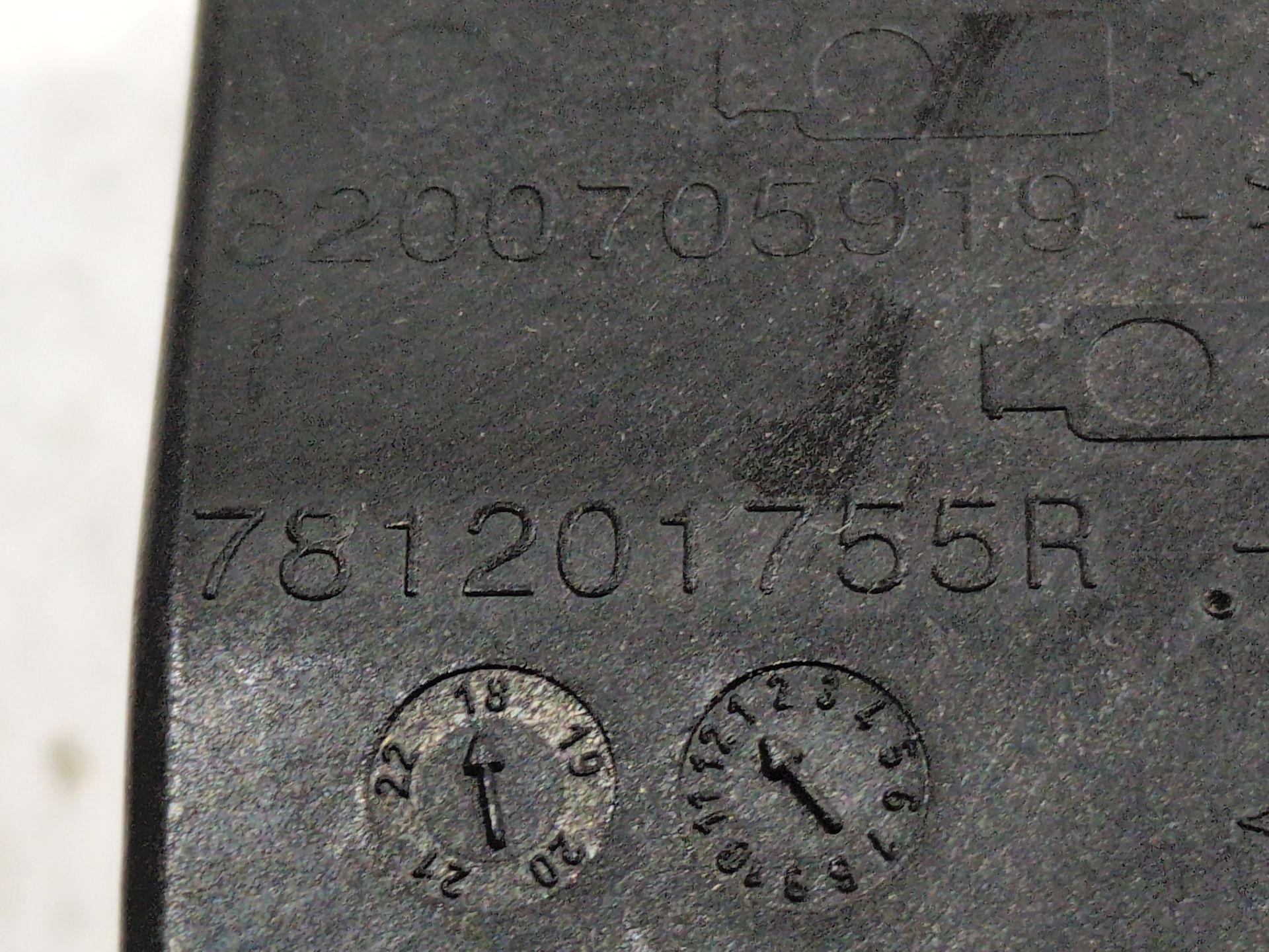 tapa_exterior_combustible_781201755r_renault_kangoo_grand_kangoo_ii_kw0_1_1_5_dci_115_kw17