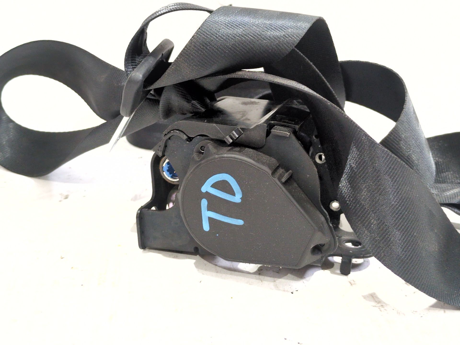 cinturon_seguridad_trasero_derecho_888410807r_renault_megane_iv_hatchback_b9a_m_n_1_5_blue_dci_115_b9a6