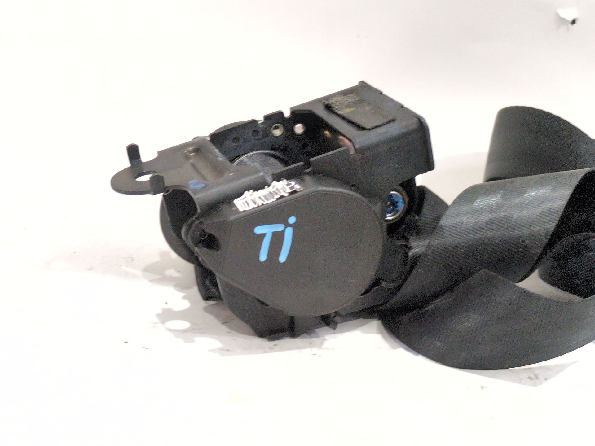 cinturon_seguridad_trasero_izquierdo_888410807r_renault_megane_iv_hatchback_b9a_m_n_1_5_blue_dci_115_b9a6