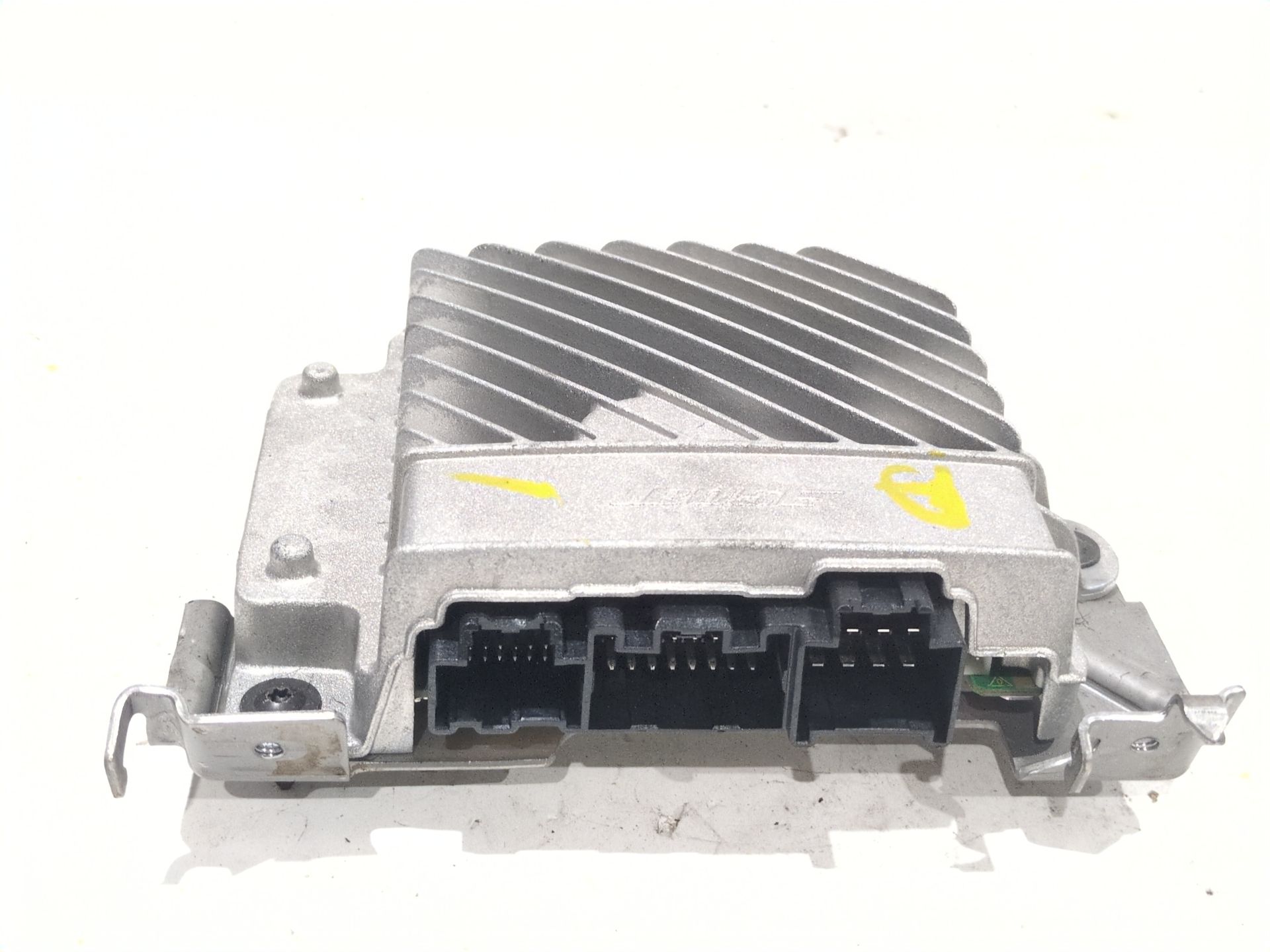 AMPLIFICADOR RENAULT MEGANE IV HATCHBACK (B9A/M/N_) 1.5 BLUE DCI 115 (B9A6)