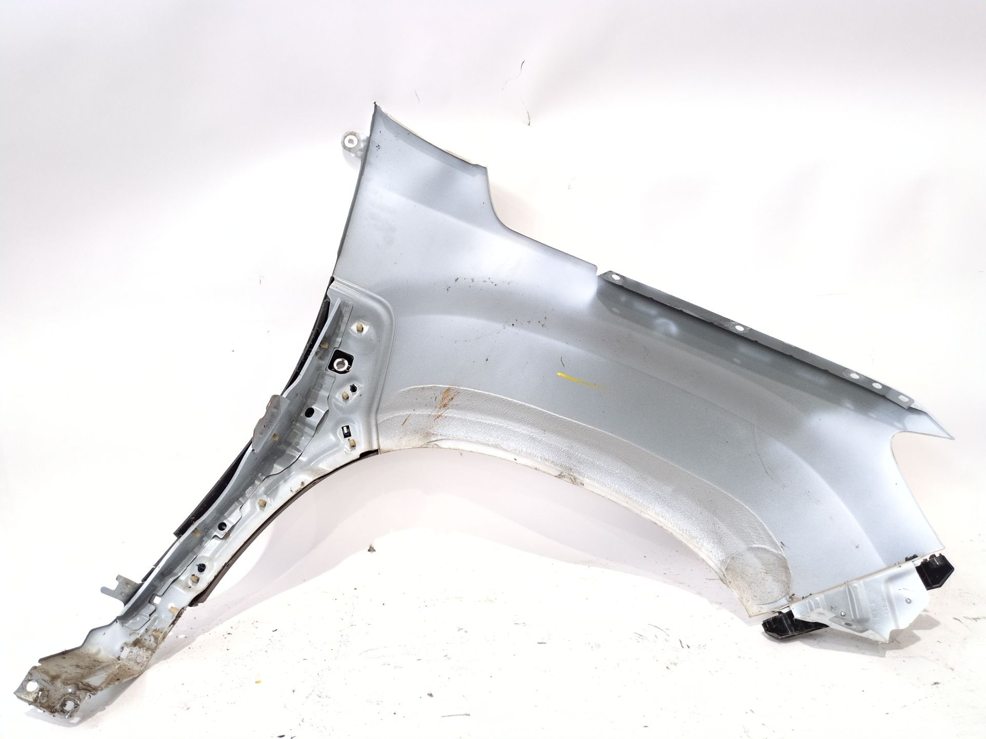 aleta_delantera_izquierda_631011252r_ice_white_bc_ov369_dacia_duster_hm_1_5_dci_115_hmad