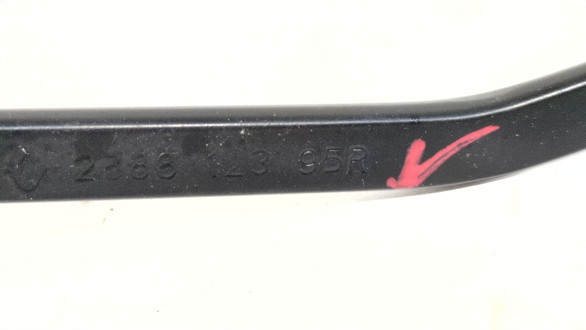 brazo_limpia_delantero_izquierdo_288812395r_dacia_bigster_1_8_fhev_ryn7