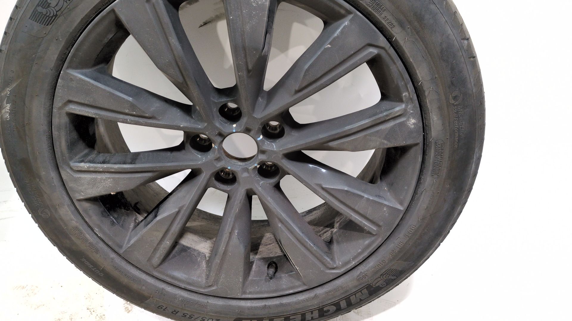 llanta_aluminio_403004862r_205_55_r19_dacia_bigster_1_8_fhev_ryn7