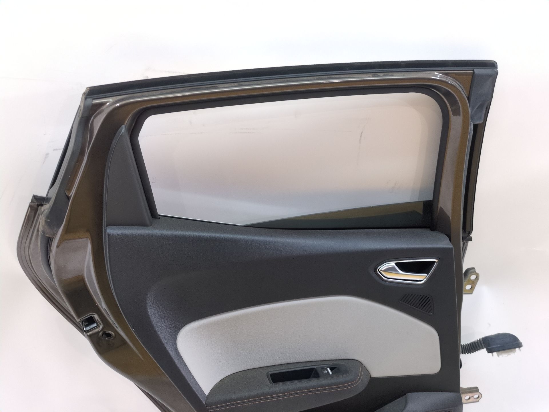 puerta_trasera_izquierda_821017920r_browm_vison_tecnm_renault_clio_v_b7_1_3_tce_140_b7n0