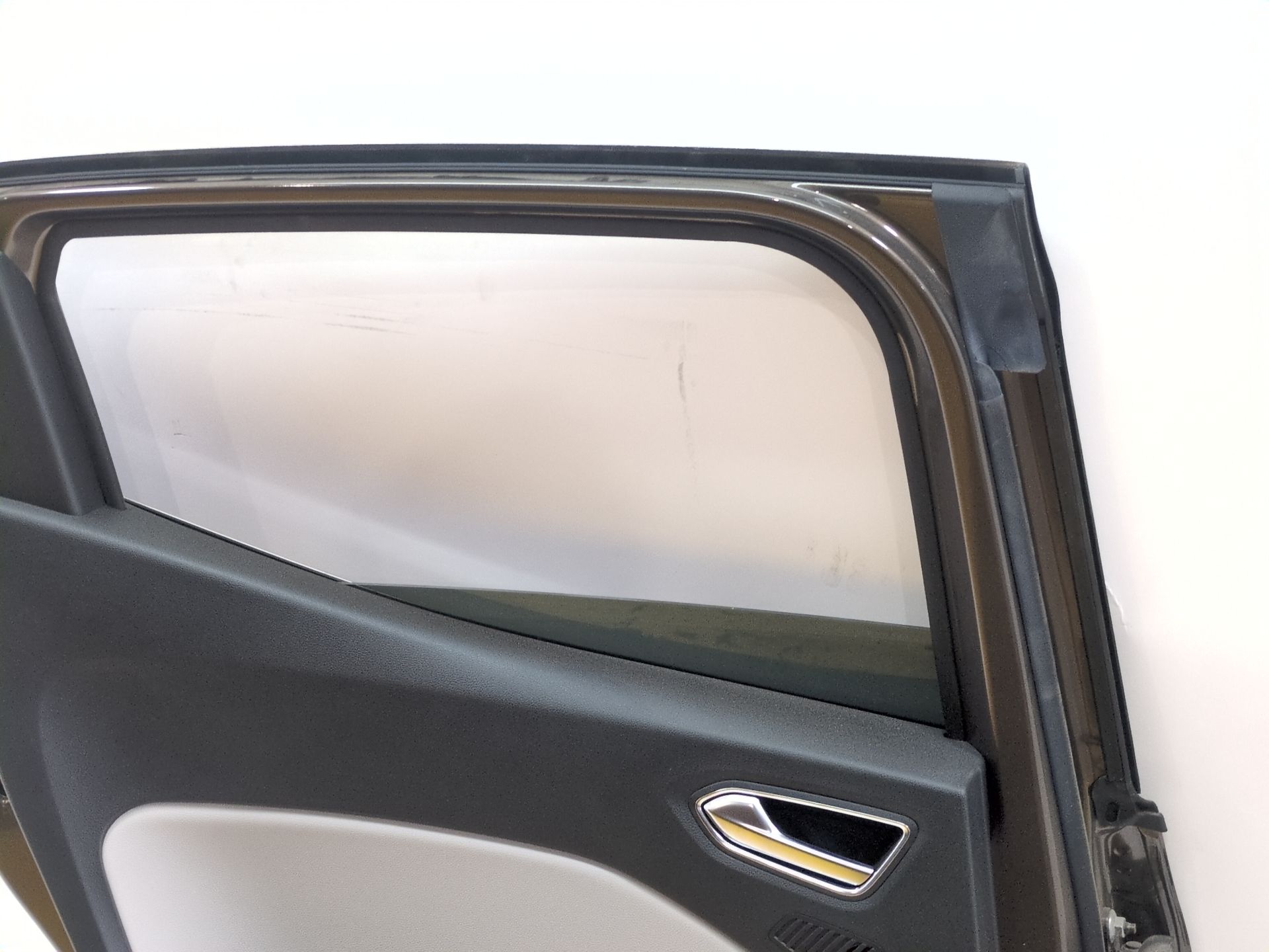puerta_trasera_izquierda_821017920r_browm_vison_tecnm_renault_clio_v_b7_1_3_tce_140_b7n0