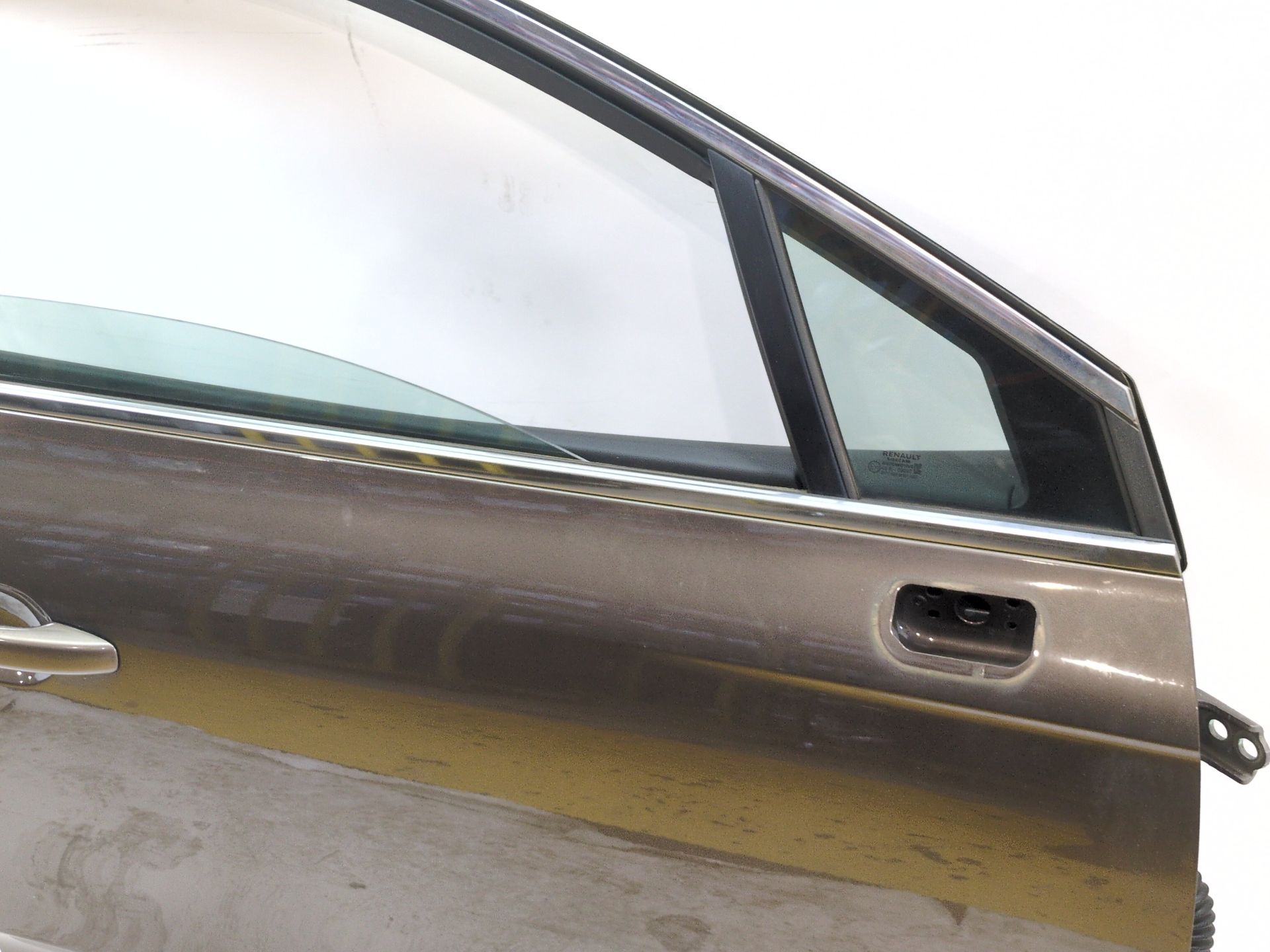 puerta_delantera_derecha_801005036r_browm_vison_tecnm_renault_clio_v_b7_1_3_tce_140_b7n0