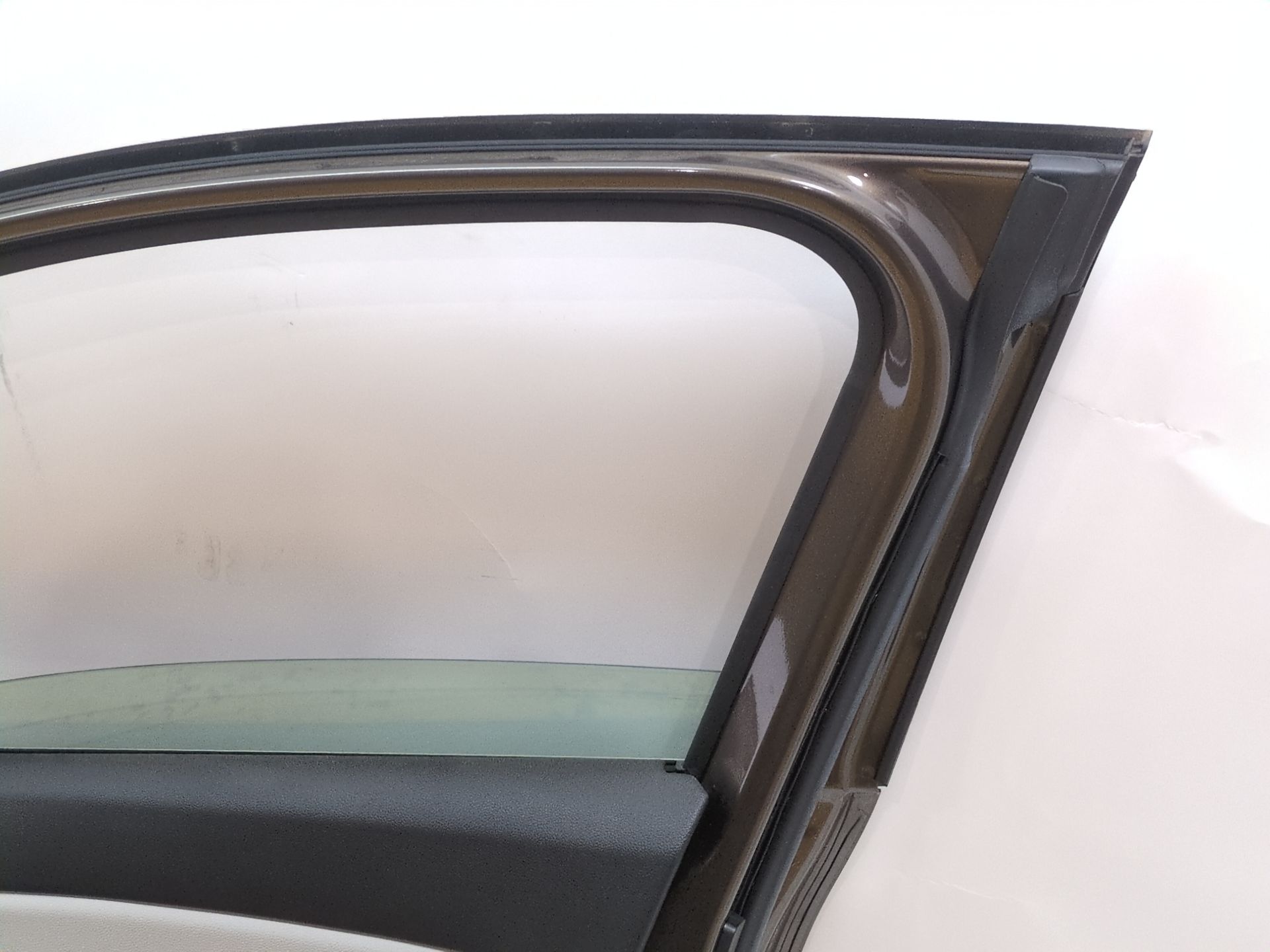 puerta_delantera_derecha_801005036r_browm_vison_tecnm_renault_clio_v_b7_1_3_tce_140_b7n0