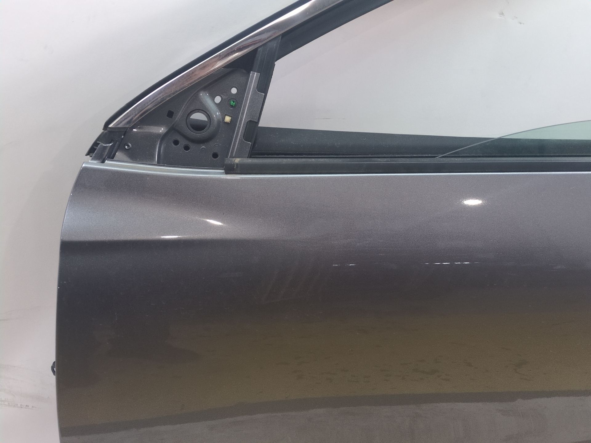 puerta_delantera_izquierda_801018968r_grey_schiste_tpkqg_renault_austral_e_tech_200_hybrid