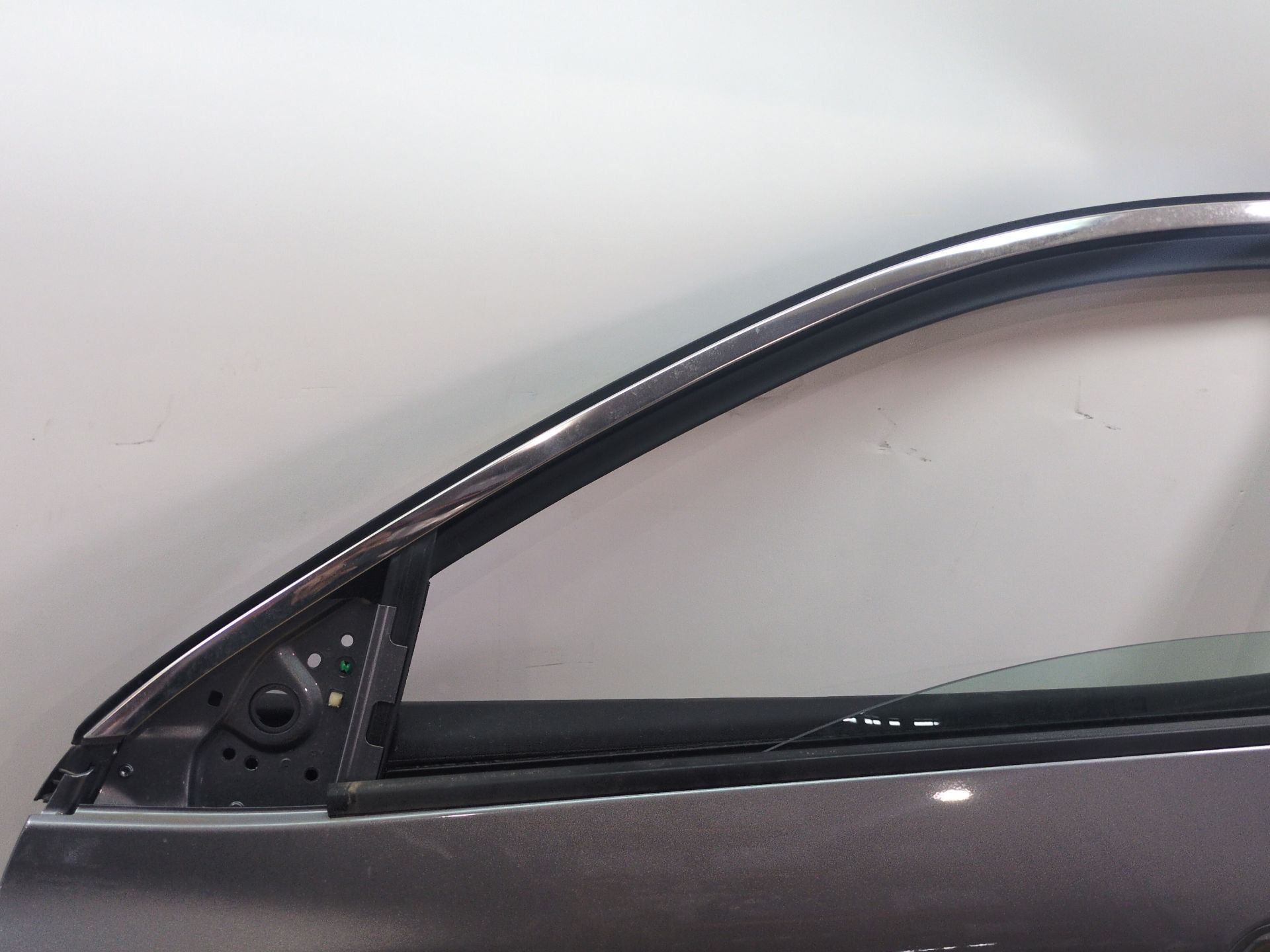 puerta_delantera_izquierda_801018968r_grey_schiste_tpkqg_renault_austral_e_tech_200_hybrid