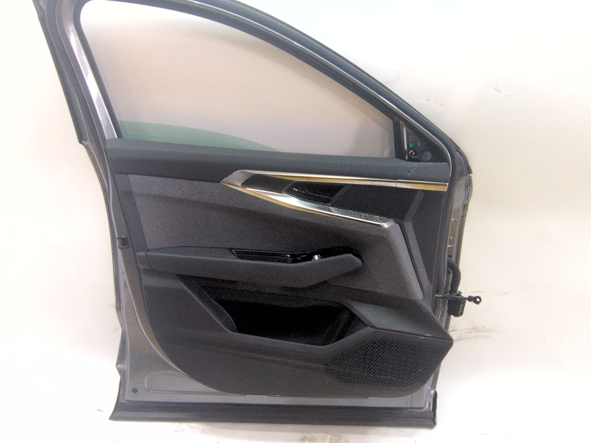 puerta_delantera_izquierda_801018968r_grey_schiste_tpkqg_renault_austral_e_tech_200_hybrid