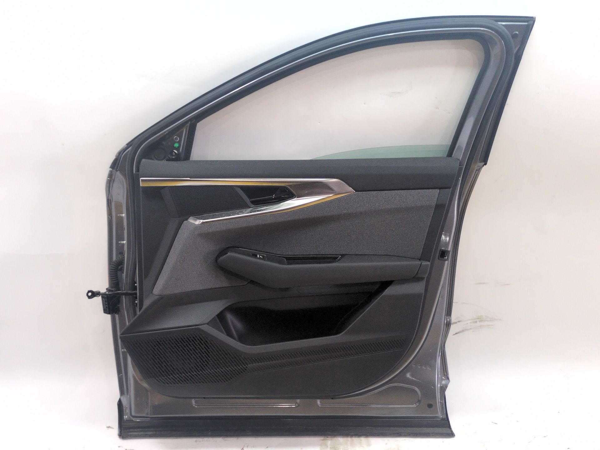 puerta_delantera_derecha_801009450r_grey_schiste_tpkqg_renault_austral_e_tech_200_hybrid