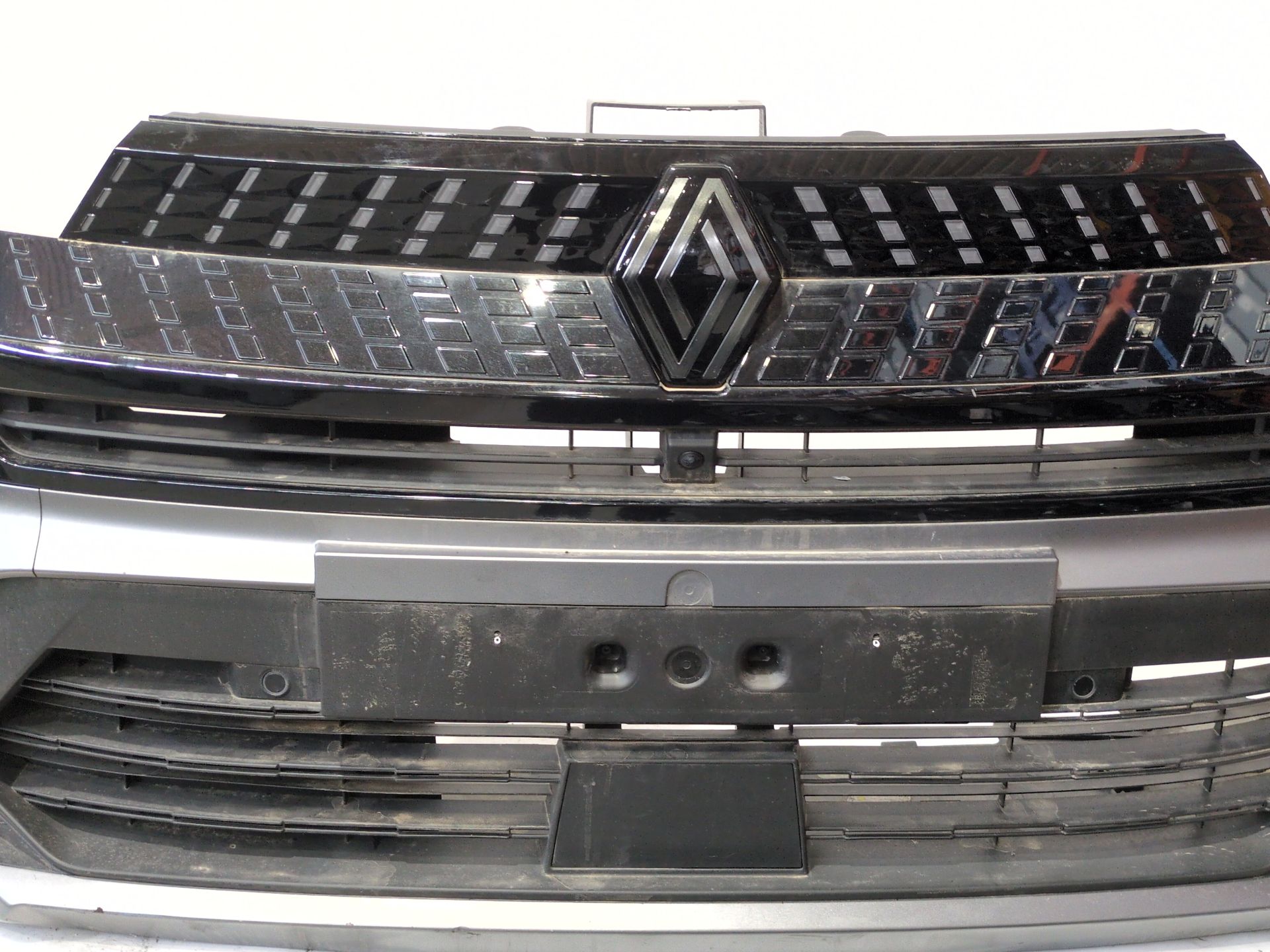 paragolpes_delantero_62010p745r_noir_etoile_tpgne_renault_captur_ii_hf_e_tech_145_hfmu_hfmm