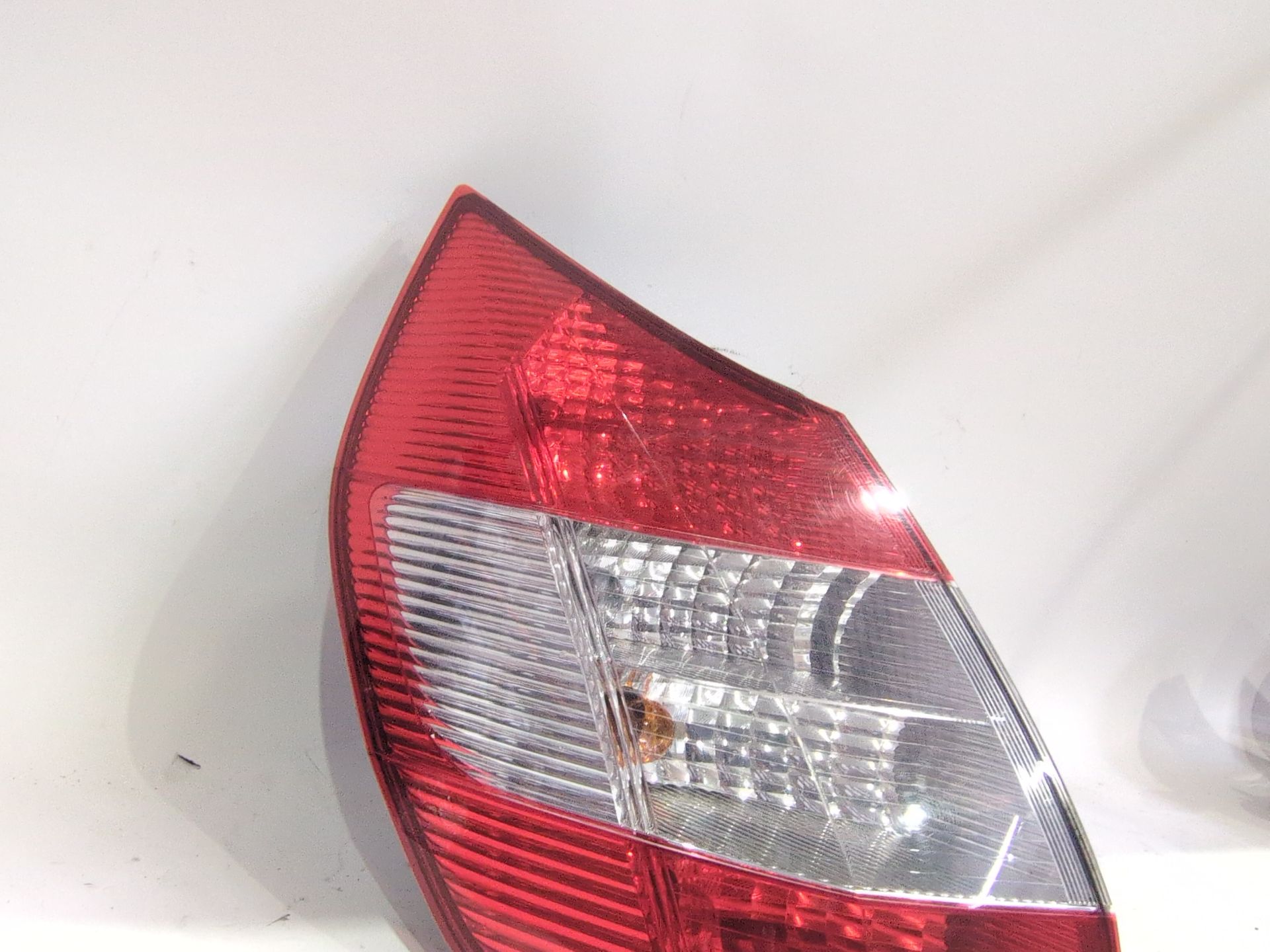 piloto_trasero_izquierdo_8200493374f_renault_scenic_ii_jm0_1_1_9_dci_jm0g_jm12_jm1g_jm2c