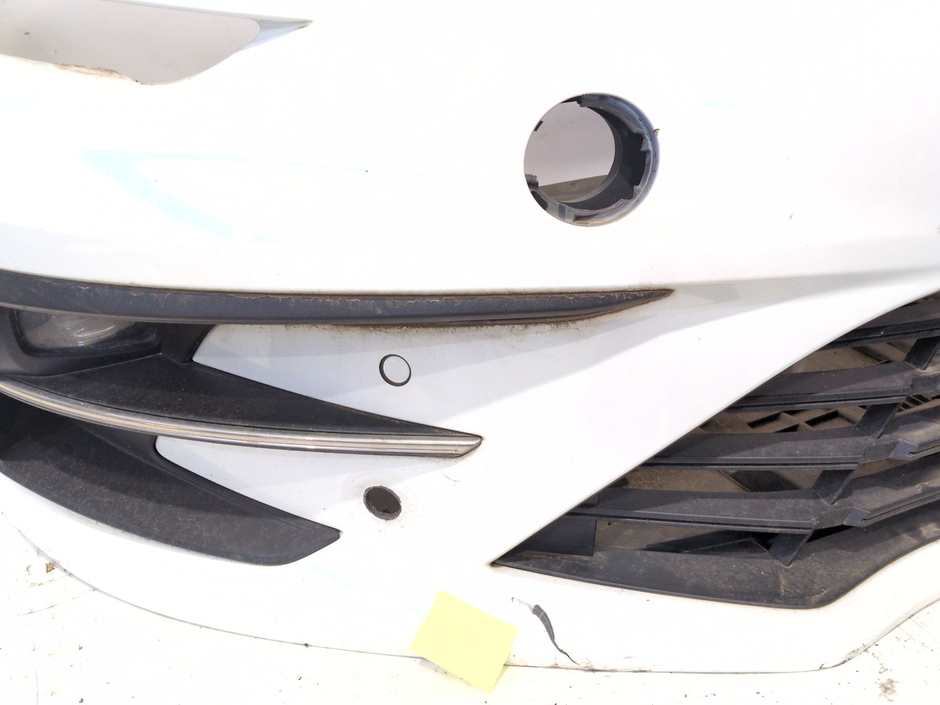 paragolpes_delantero_601981009r_ice_white_bc_ov369_renault_megane_iv_hatchback_b9a_m_n_1_6_e_tech_160_b9nh