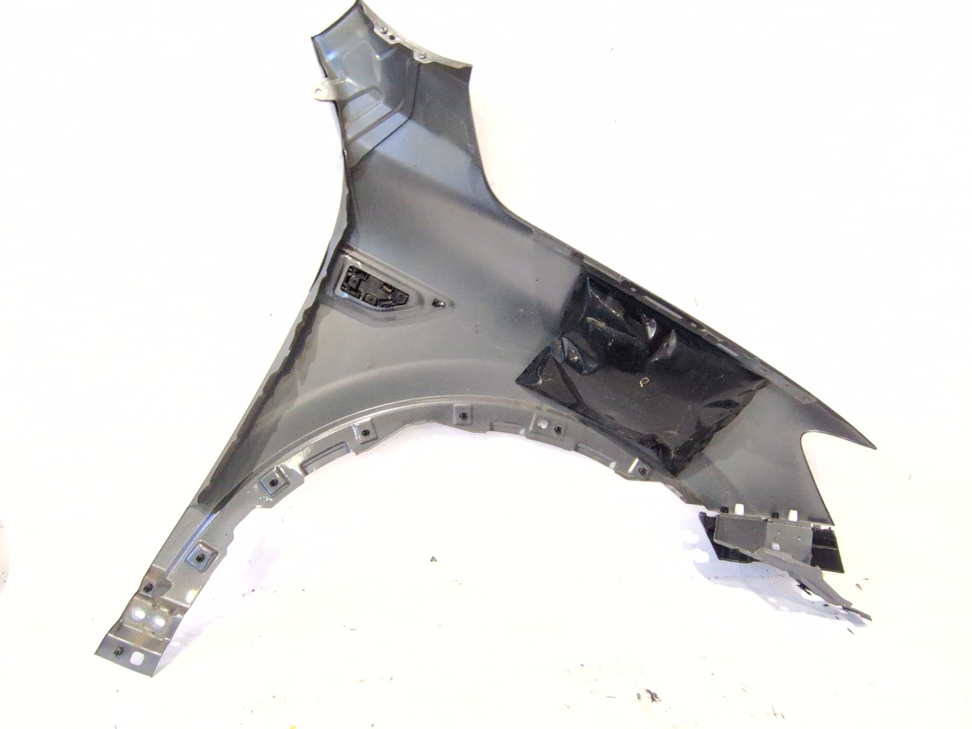 aleta_delantera_izquierda_631017236r_gray_tekad_renault_arkana_i_lcm_ldn_1_3_tce_160_ldn1