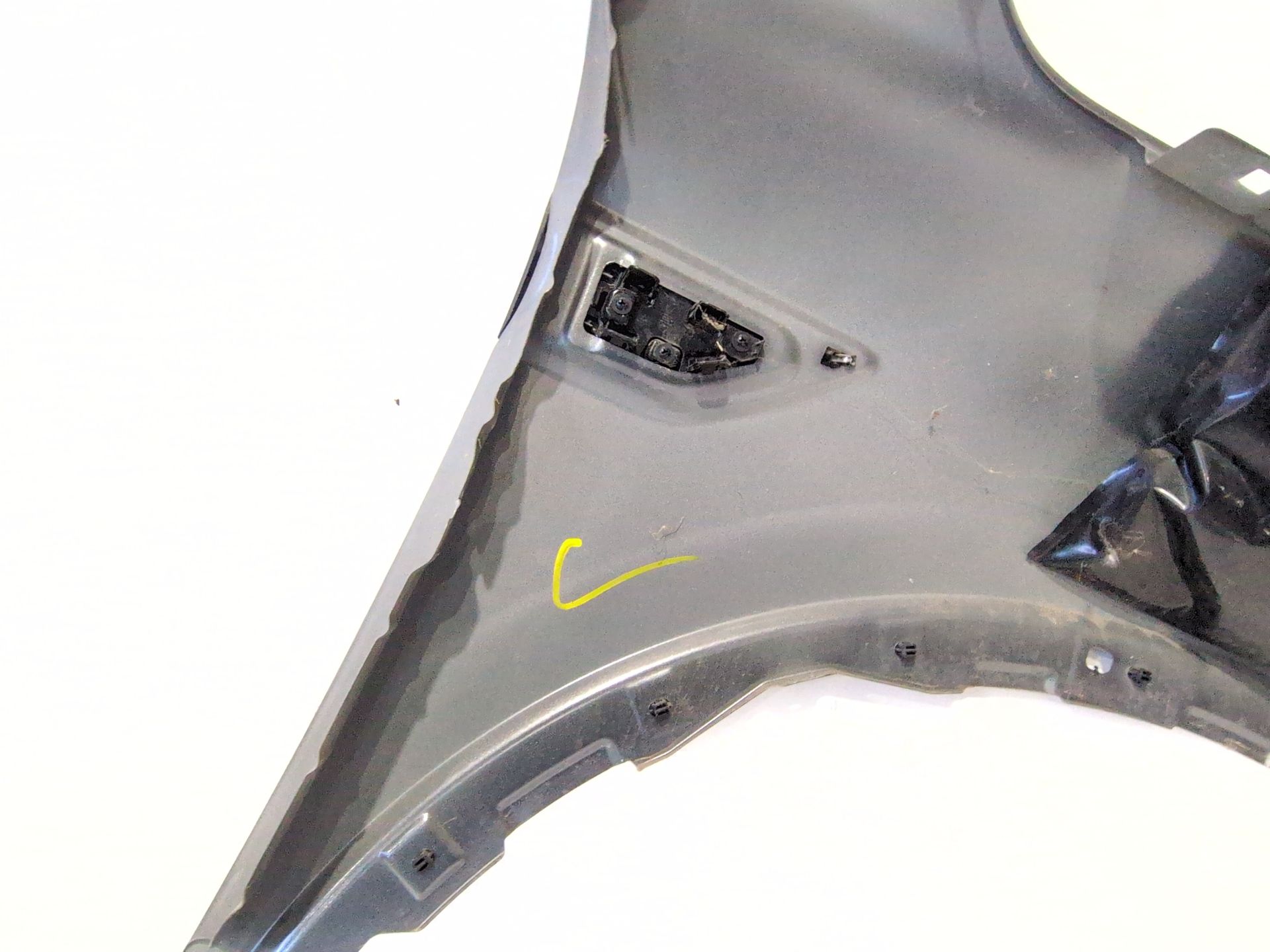 aleta_delantera_izquierda_631017236r_gray_tekad_renault_arkana_i_lcm_ldn_1_3_tce_160_ldn1