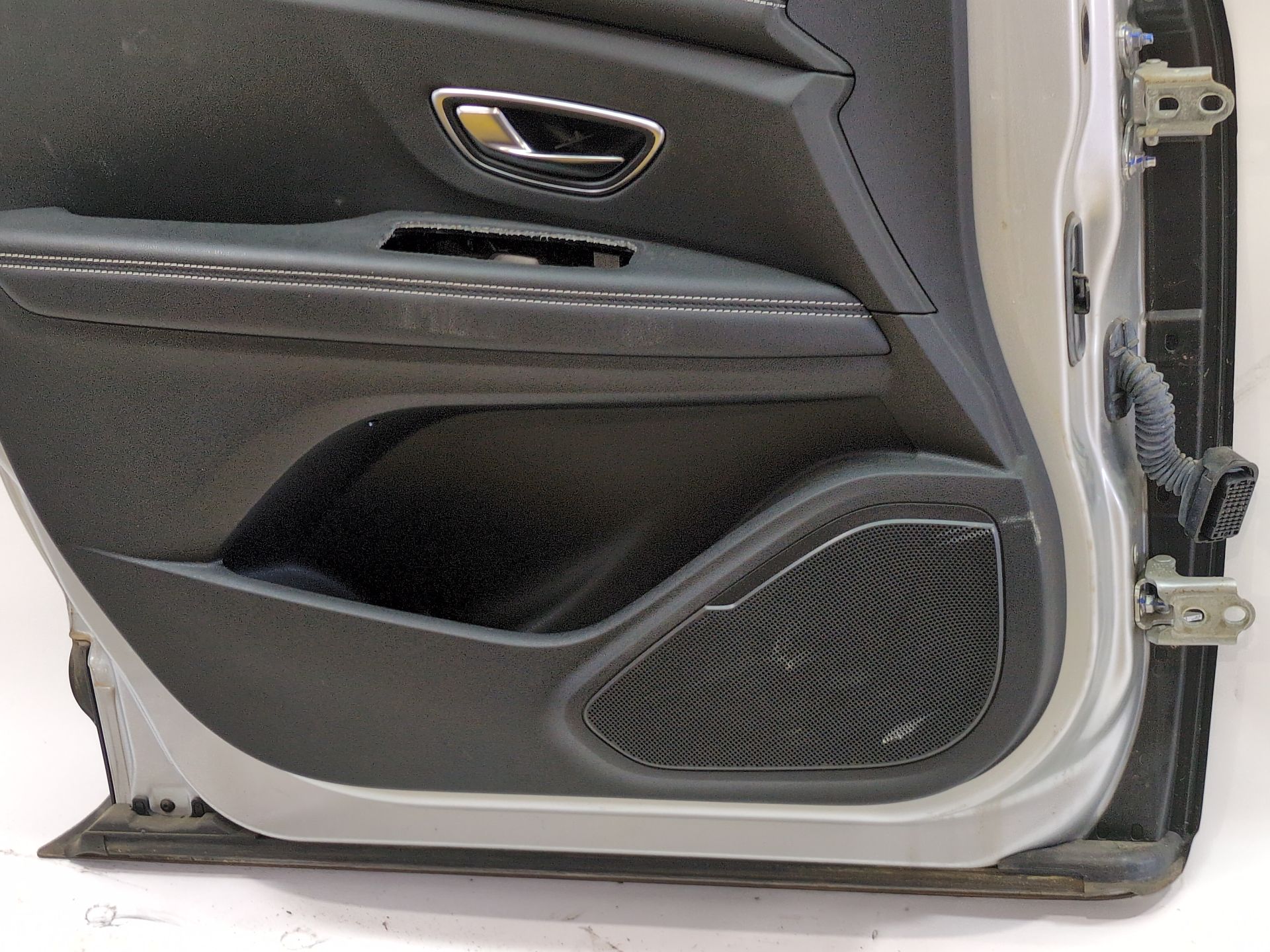 puerta_delantera_izquierda_801017844r_gris_platine_tpd69_renault_scenic_iv_j9_1_5_dci_110