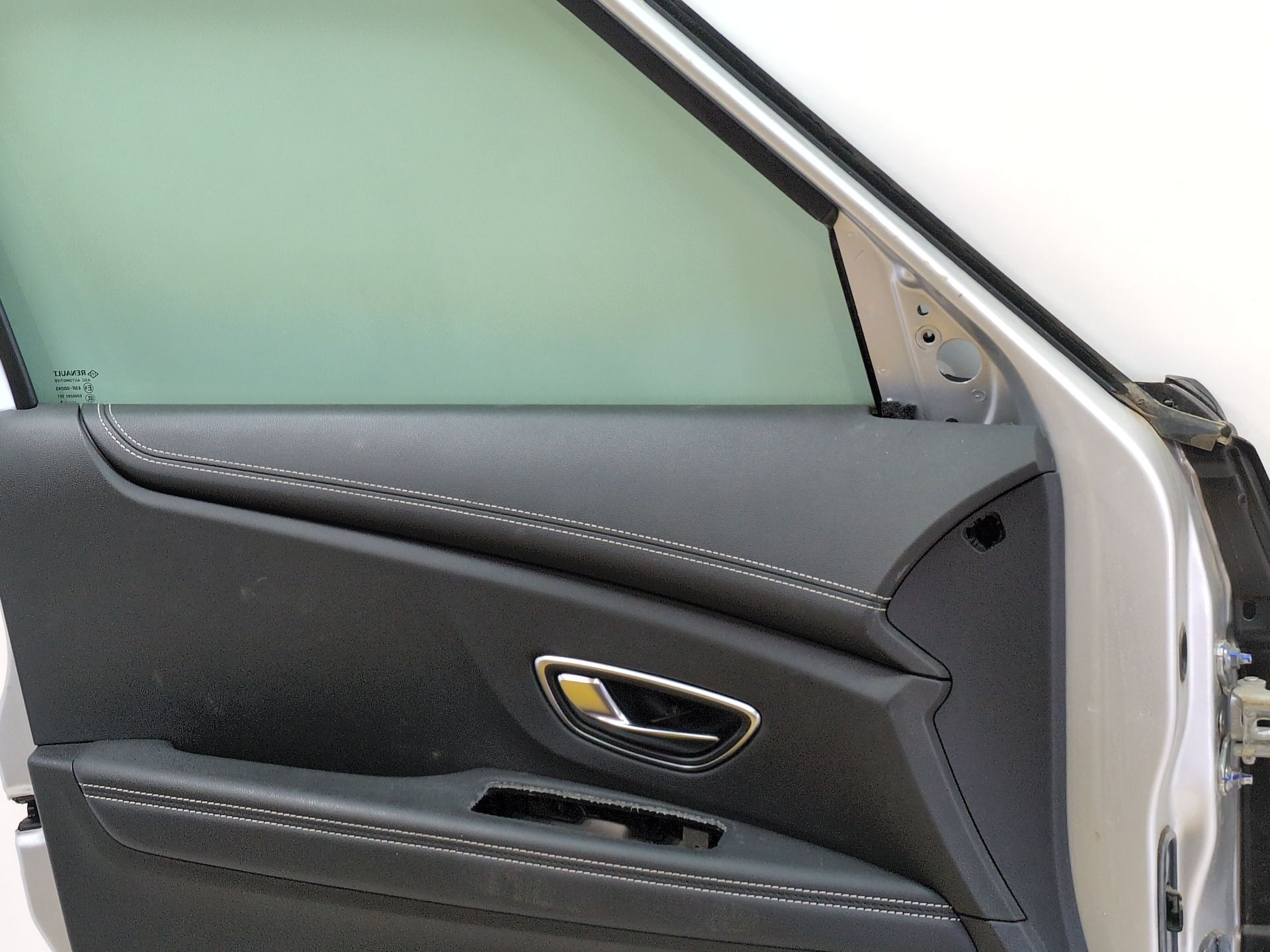puerta_delantera_izquierda_801017844r_gris_platine_tpd69_renault_scenic_iv_j9_1_5_dci_110