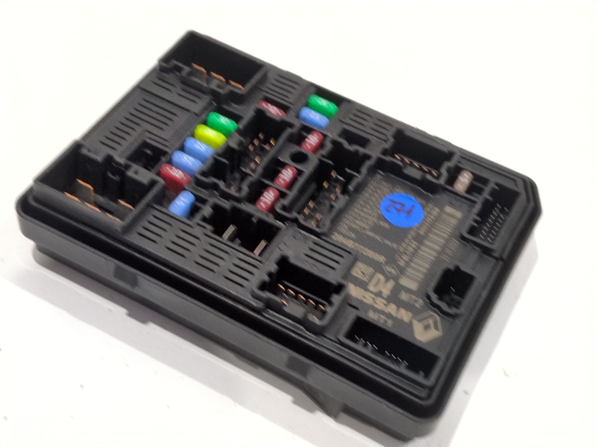 caja_reles_fusibles_284b77289r_renault_austral_tce_140