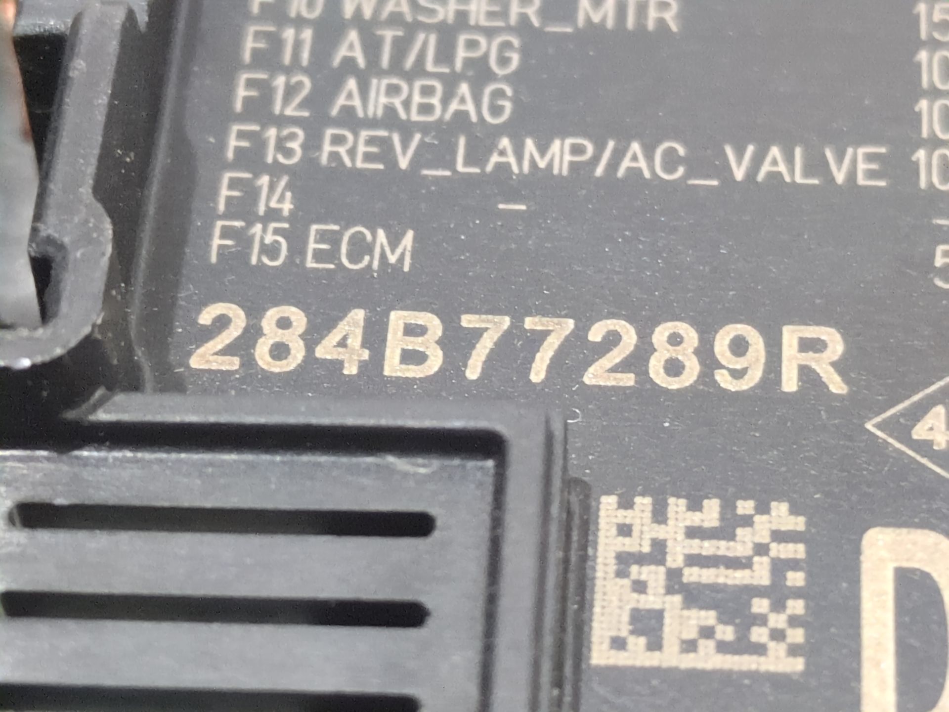 caja_reles_fusibles_284b77289r_renault_austral_tce_140